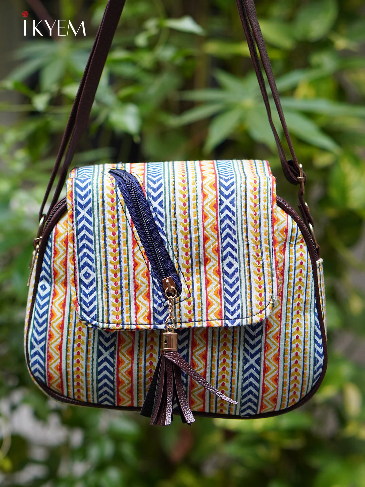 Cream & Brown - Ajrakh hand bag
