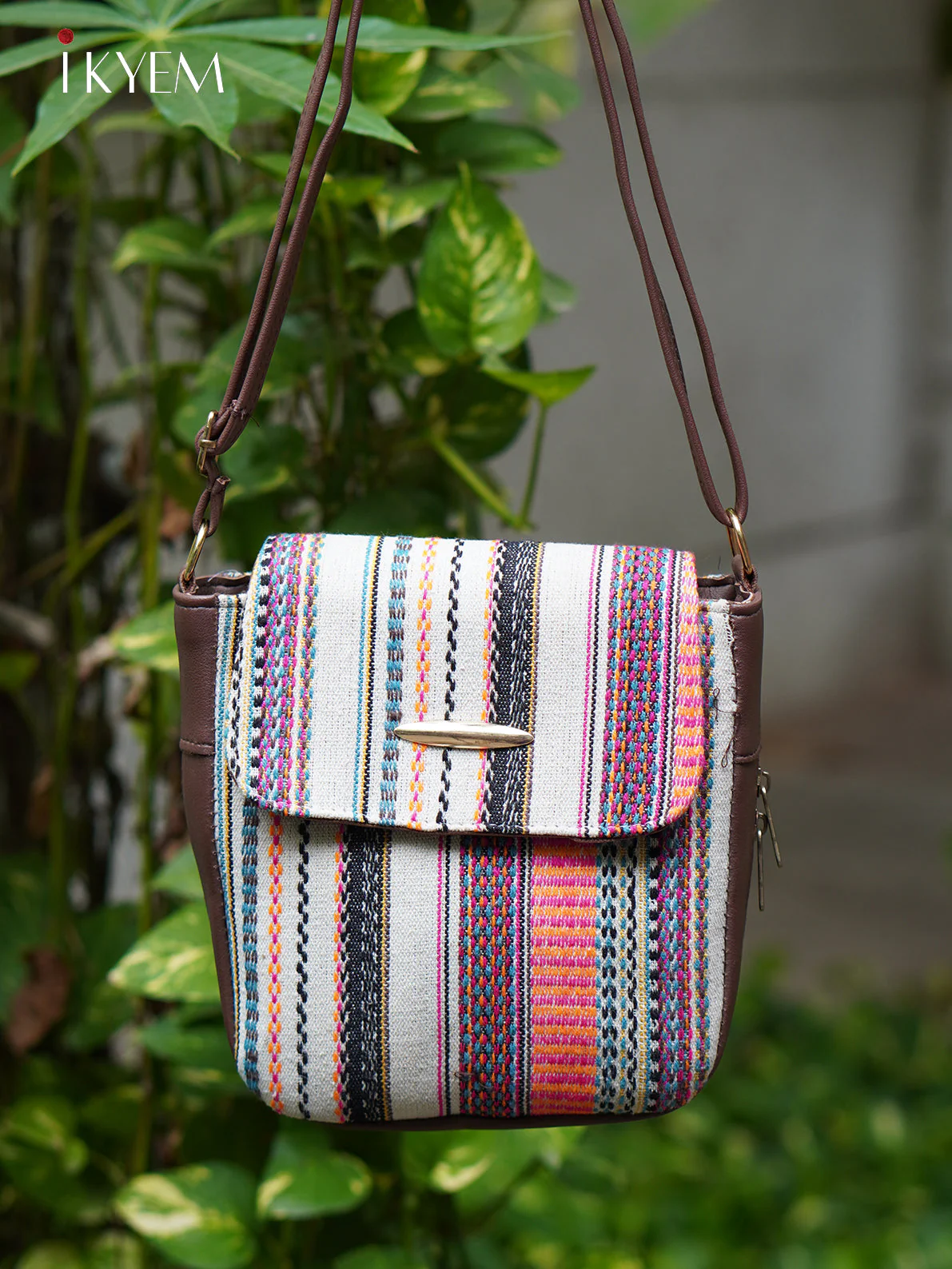 Cream & Brown - Ajrakh hand bag