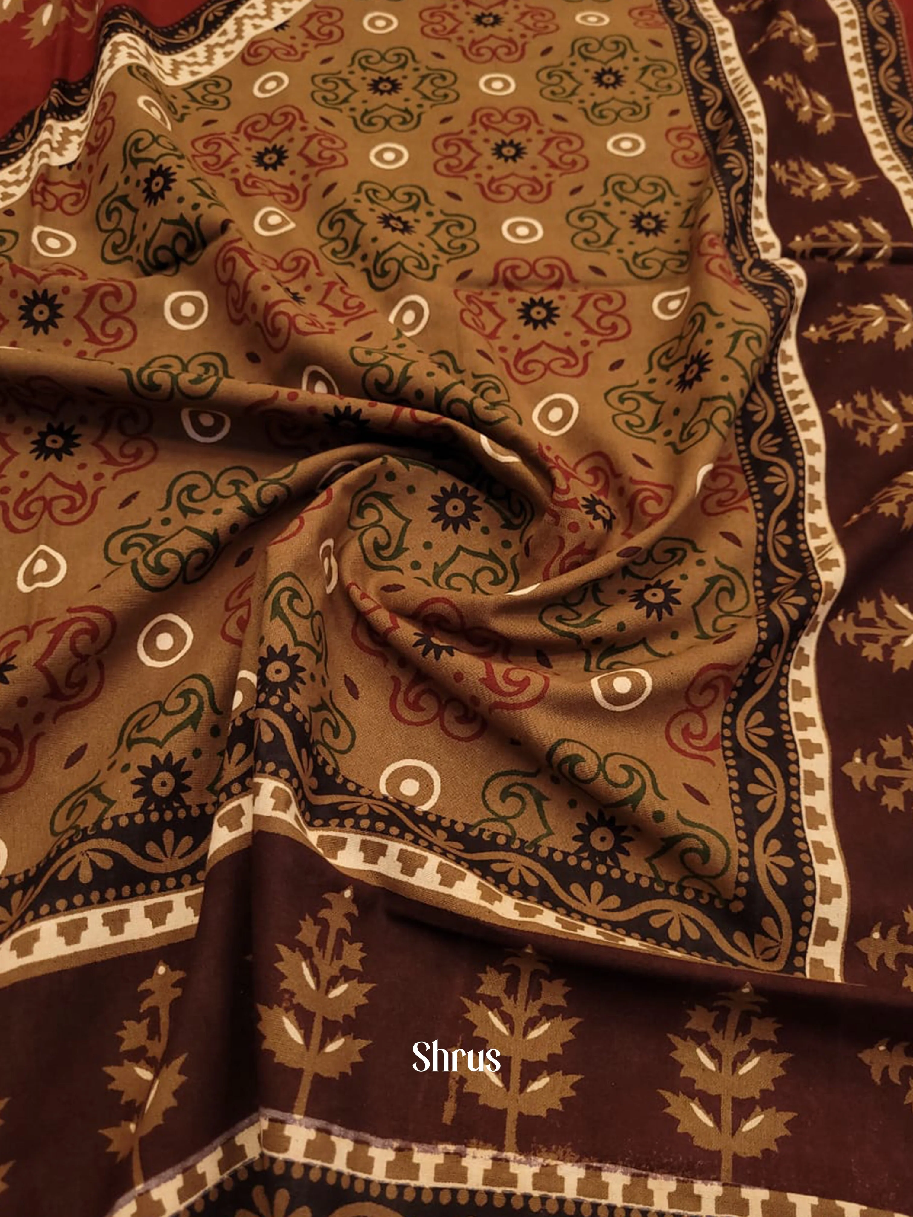 Green & Maroon - Bed Spreads