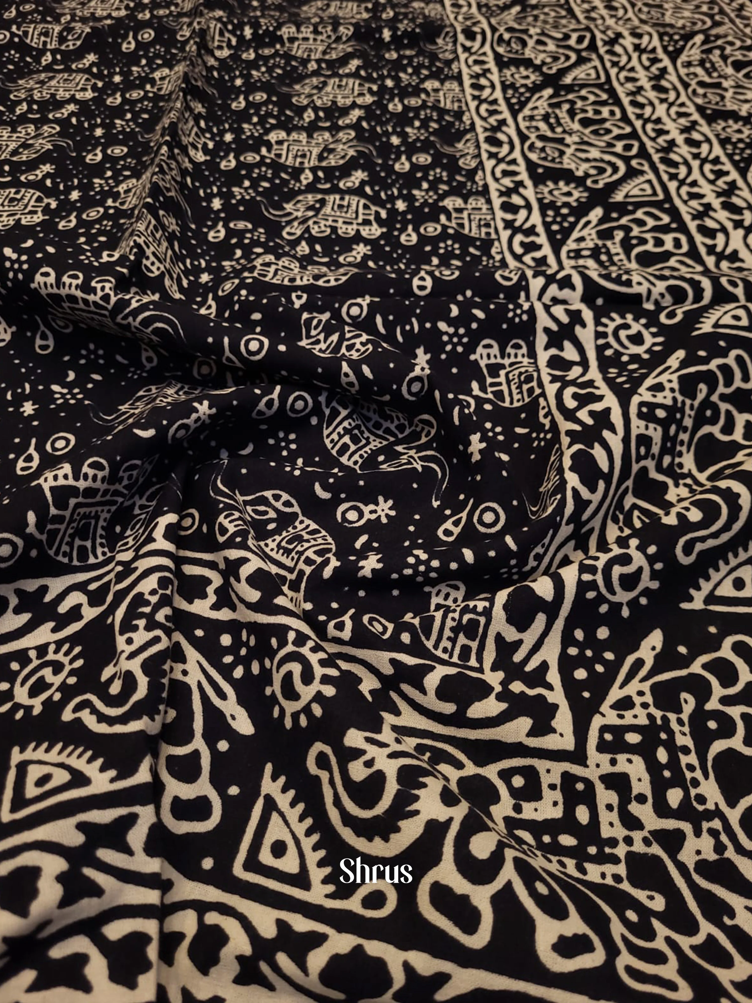 Black & Cream - Bed Spreads