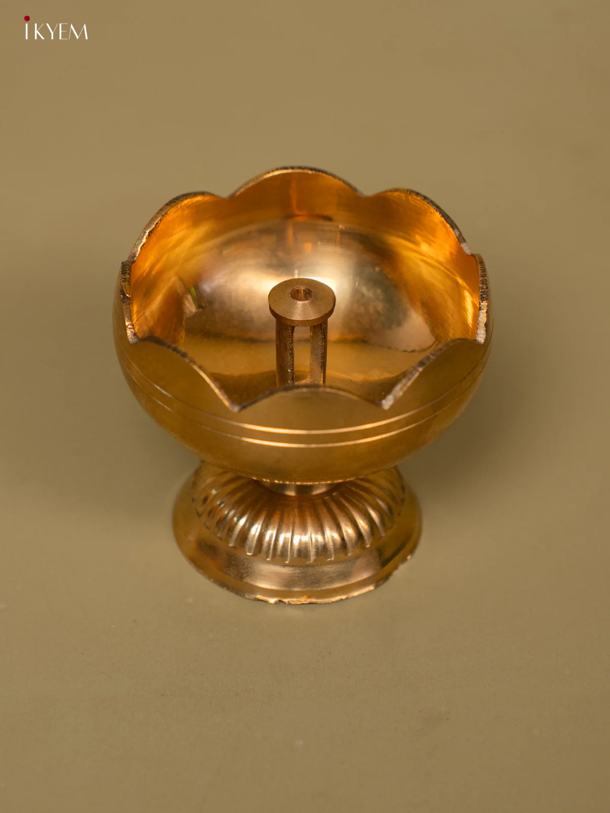 Brass Lotus Vilakku - 4FJ14012 - Image 2