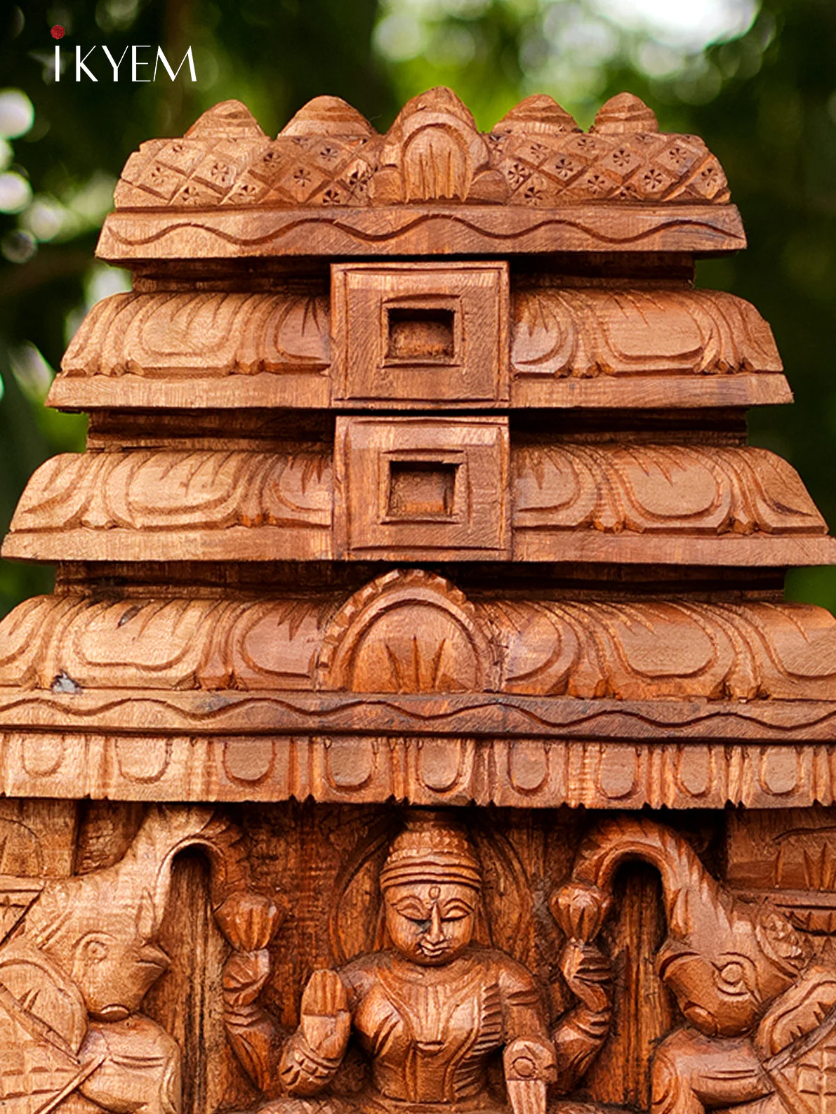 Hand Carved Lakshmi in Temple Frame - 4GJ09017 - Image 3