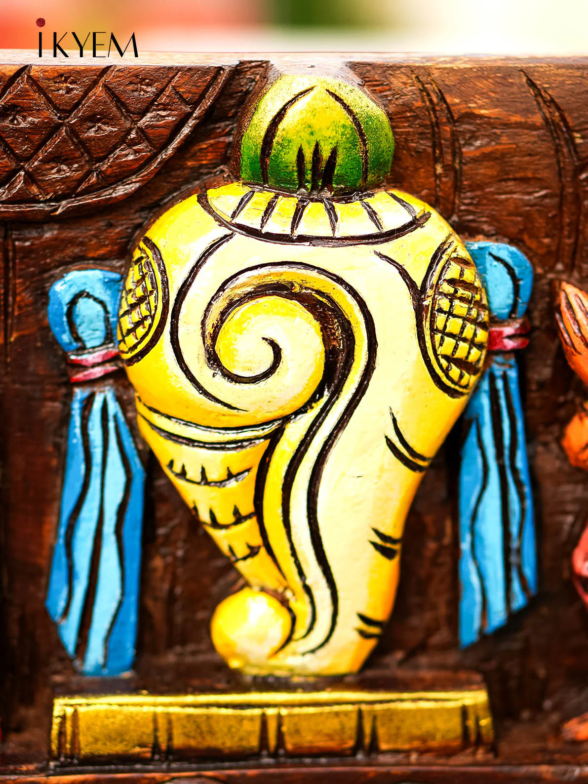 Wooden Hand Painted Carved Venkatachalapathy Perumal Panel - 4GJ09026 - Image 3