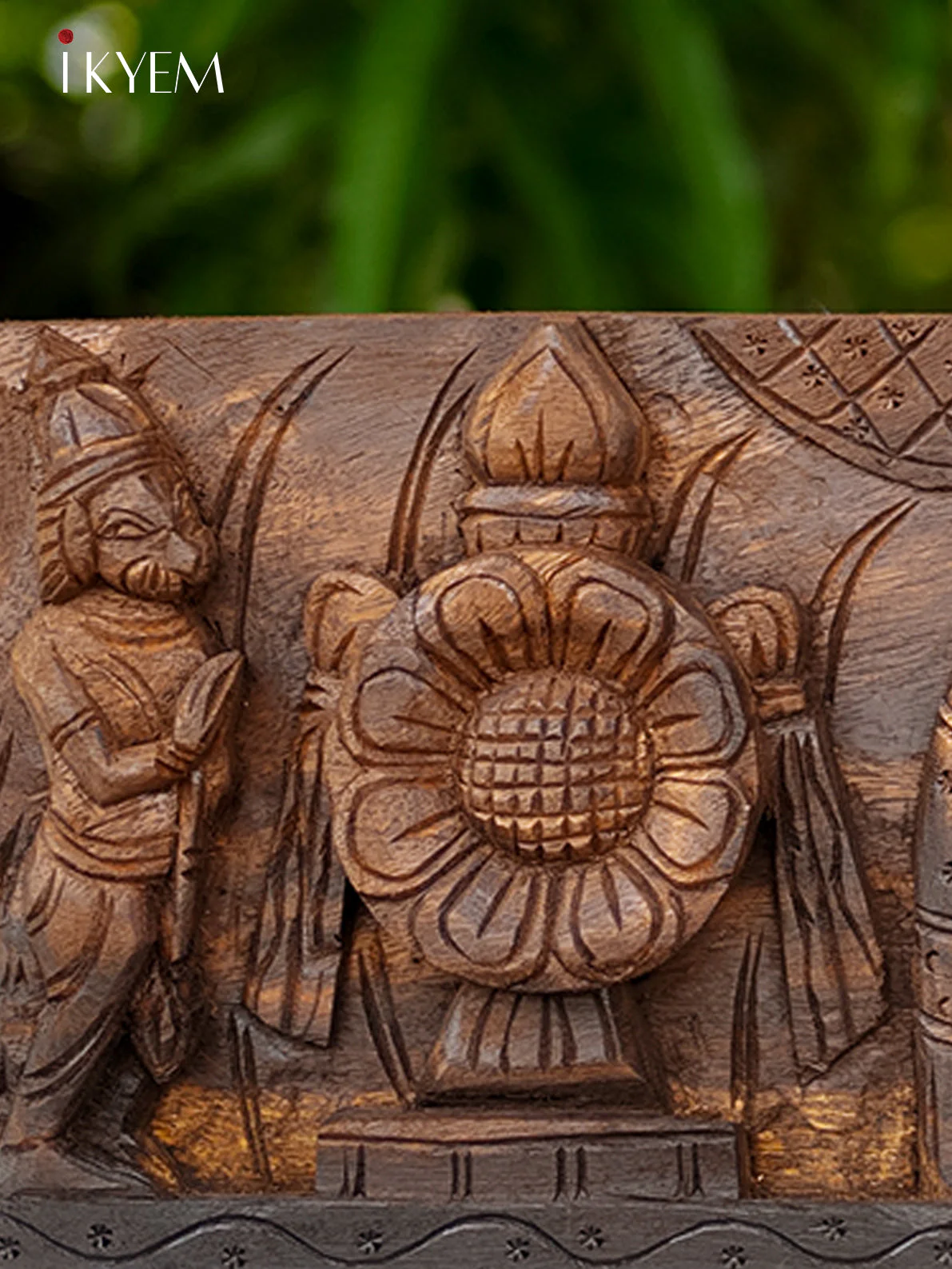 Hand Carved Balaji Sangu Chakram Panel - Image 3