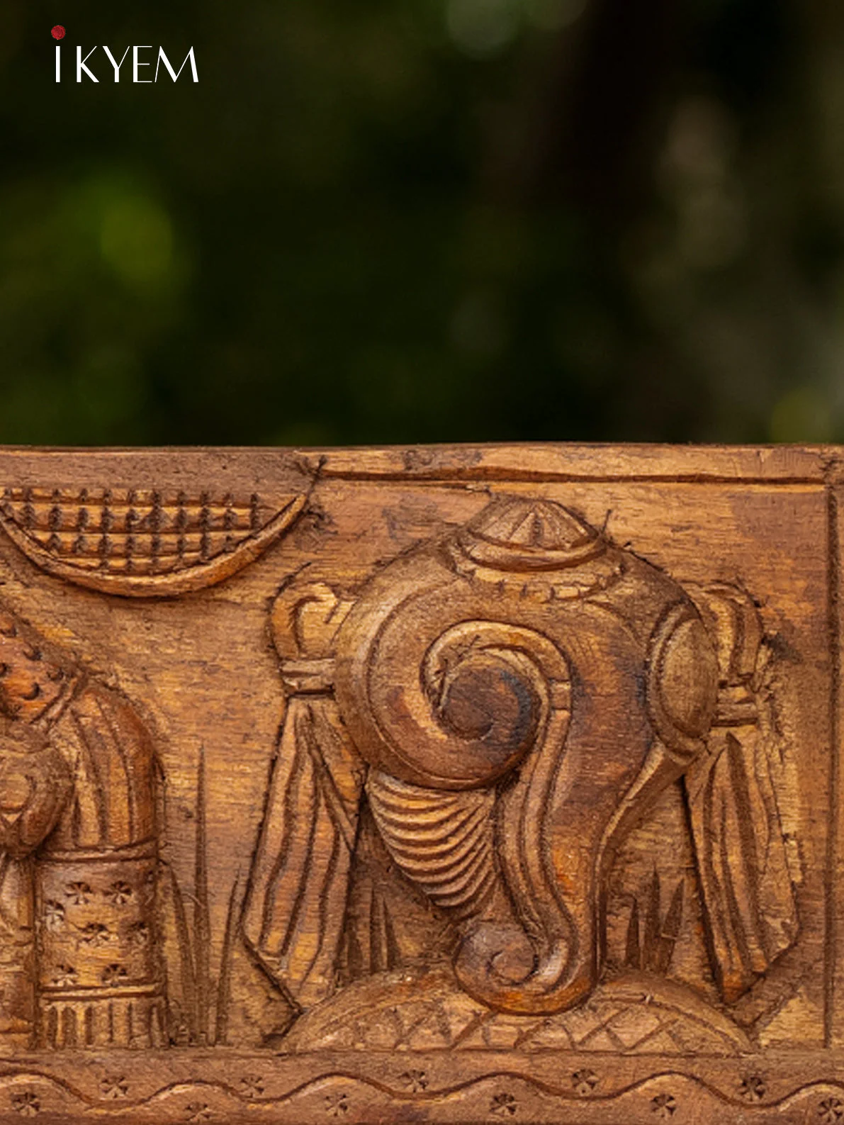 Wooden Balaji (Venkateshvarar) Wall Panel - Image 4