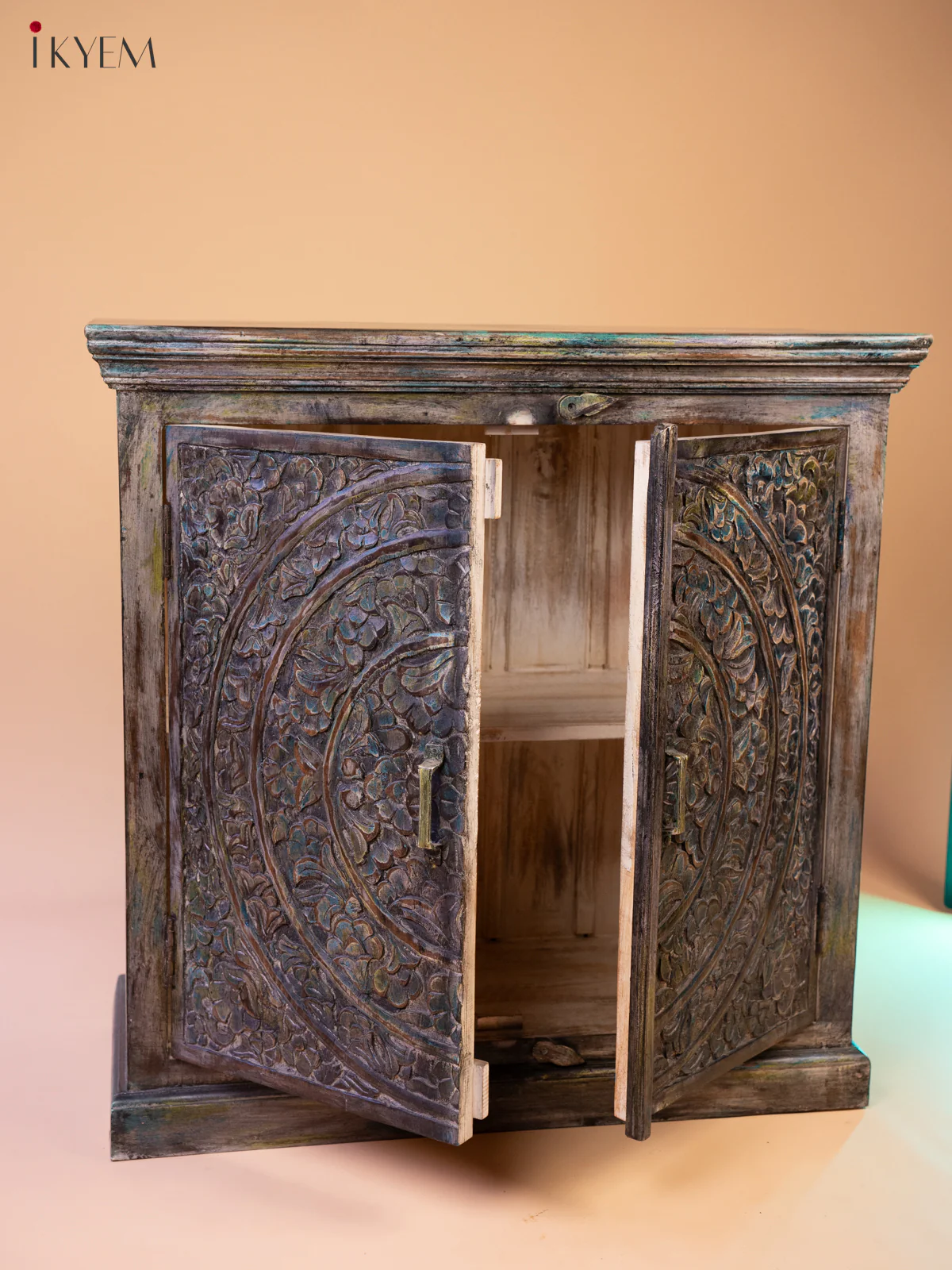4IJ24030 - WD SIDEBOARD - Image 3