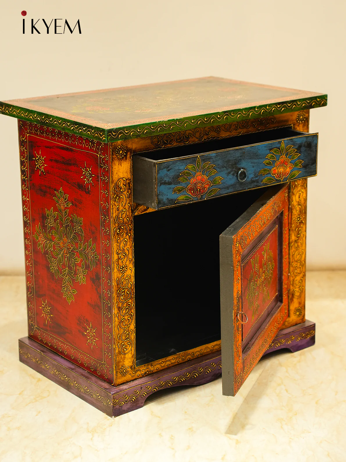 Wooden handcrafted side/centre table - Image 2