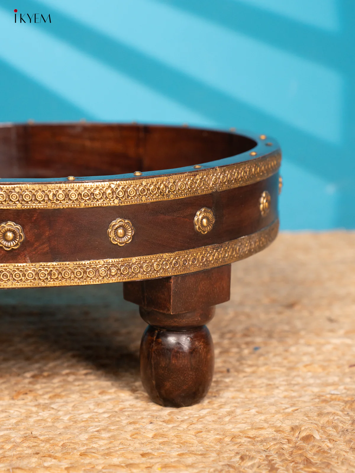 Brown Wooden Tray Table with Brass Fitting - 4IJ26107 - Image 4