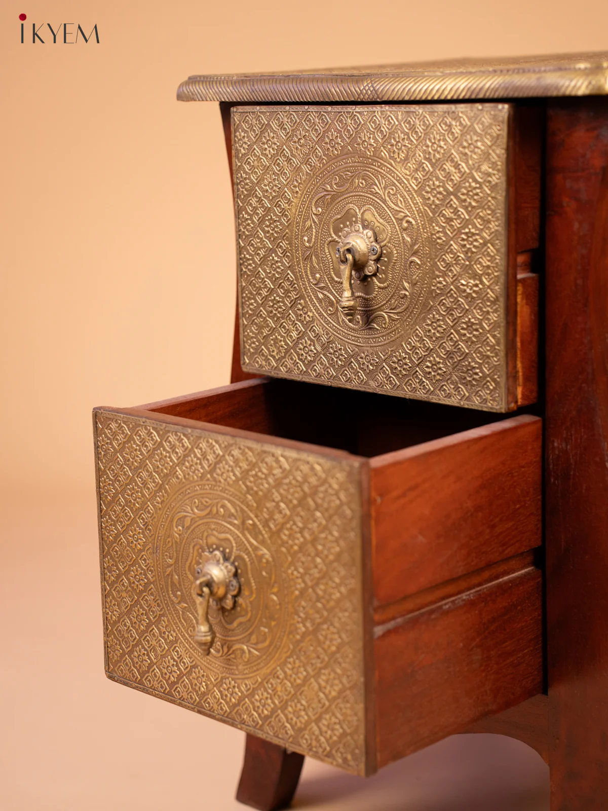 Wooden Brass Fitted Bedside Table - (23.6×15.7) Inch - 4JJ04008 - Image 4