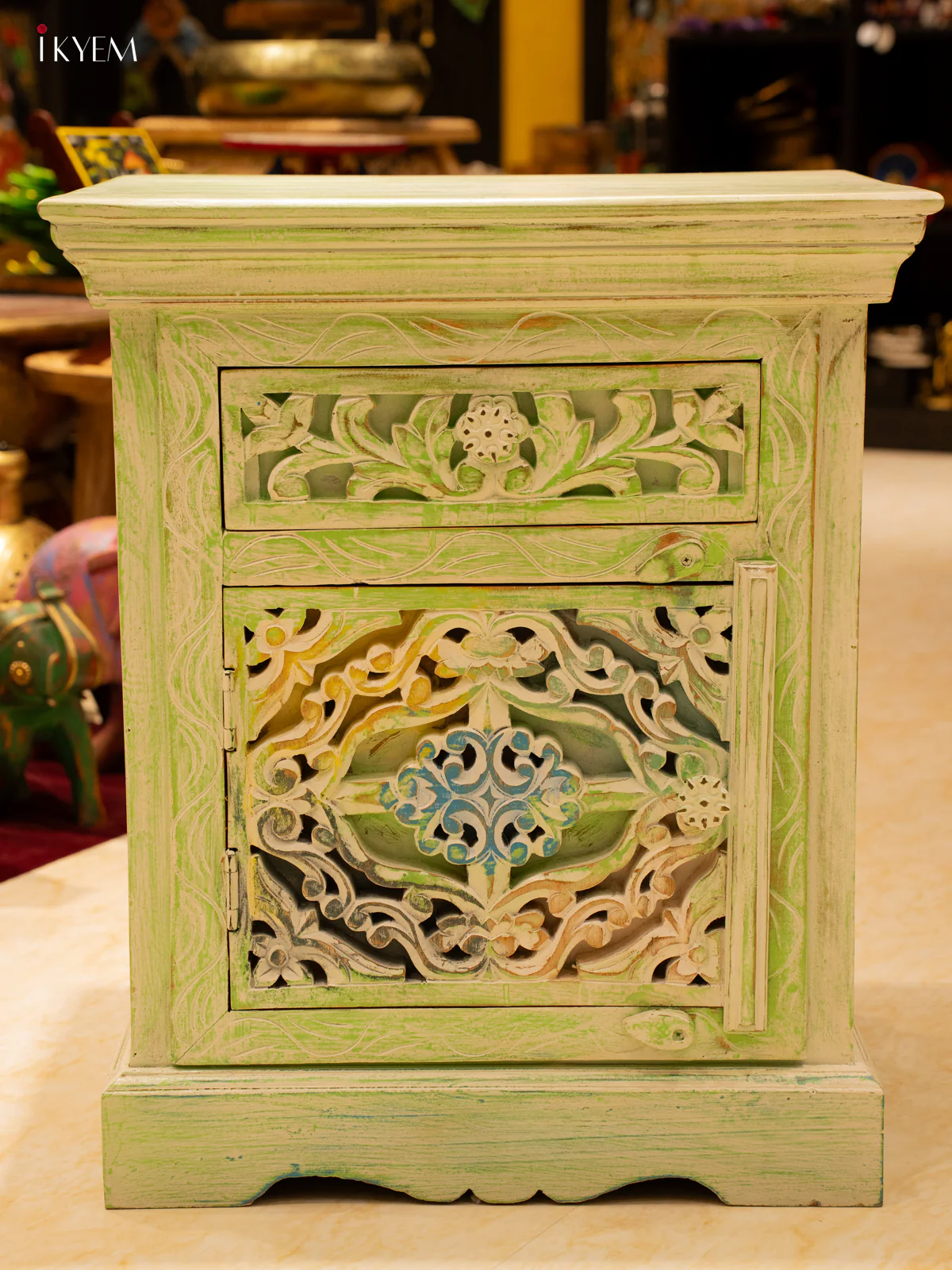 Wooden Carved Bedside Table - 4JJ04026 - Image 6