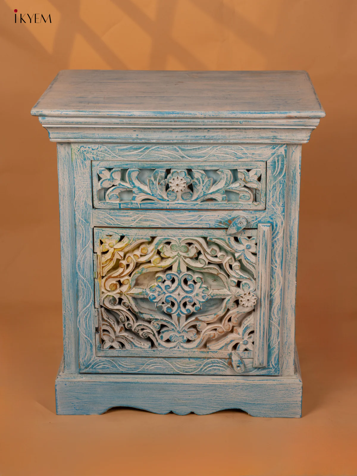 Wooden Bedside Carved Table - (25×21) Inch - 4JJ04027 - Image 4