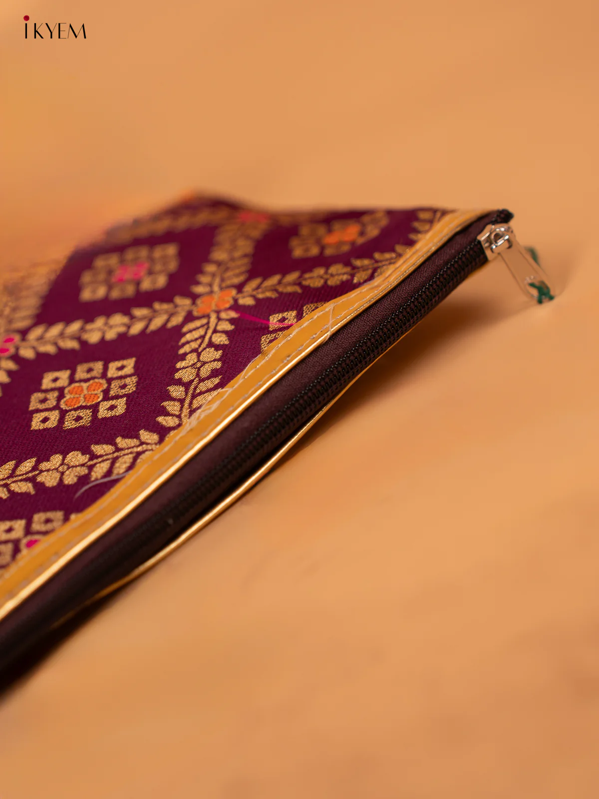 Assorted Meenakari Brocode Purse -KC28124 - Image 13