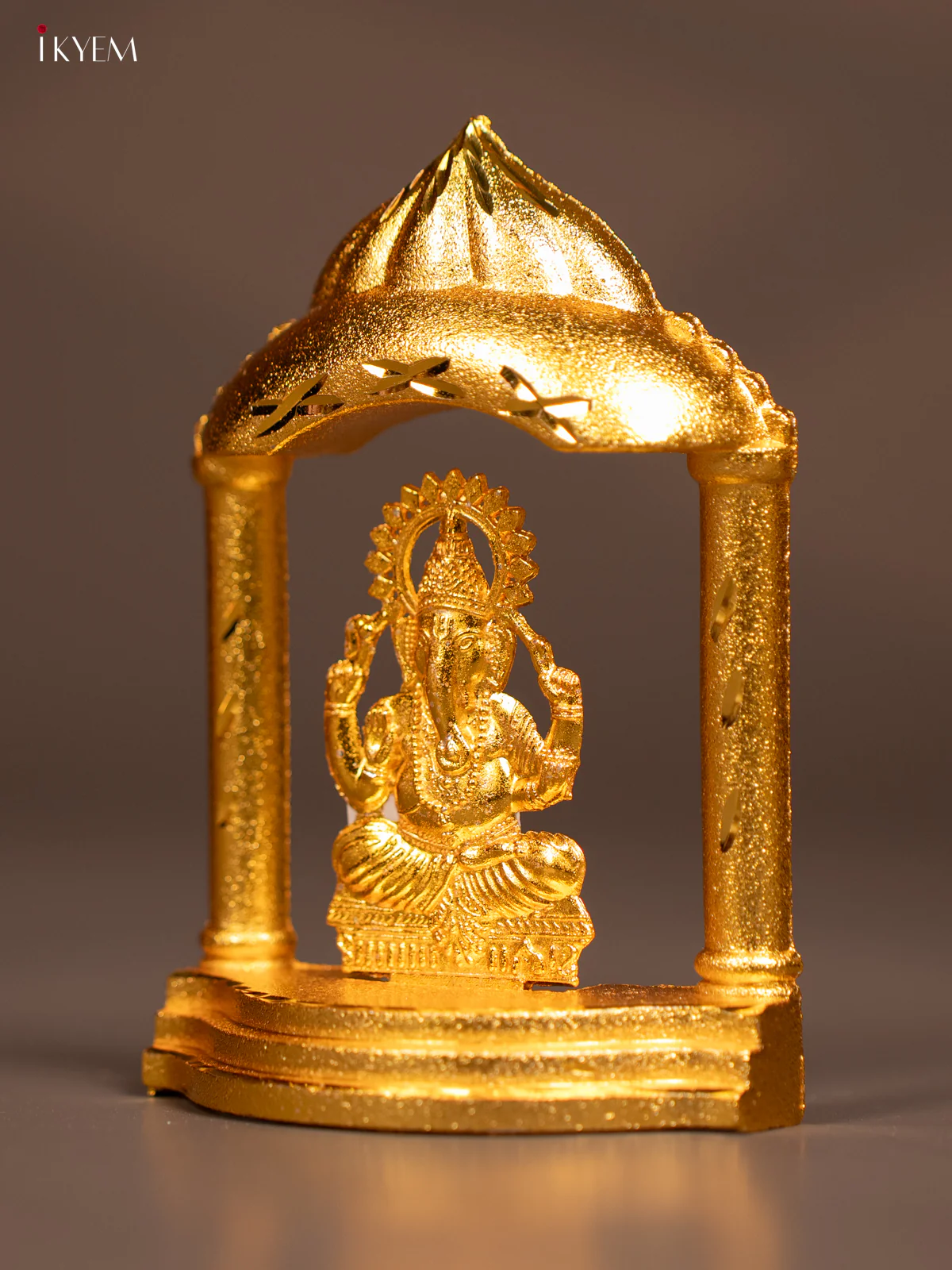 Elegant Gold Plated Lord Ganesha In Temple Frame - KE29128 - Image 3