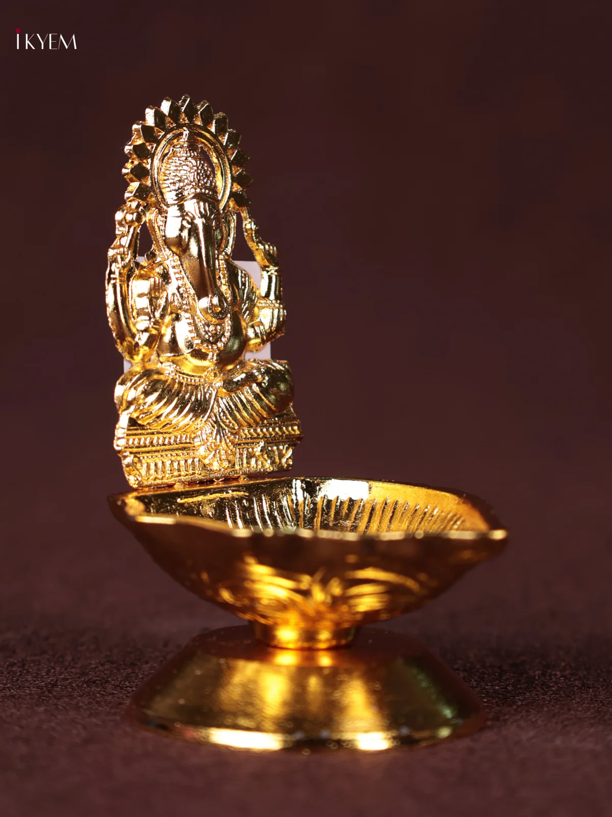 Elegant Gold Plated Shank Diya With Lord Ganesha - KG15115