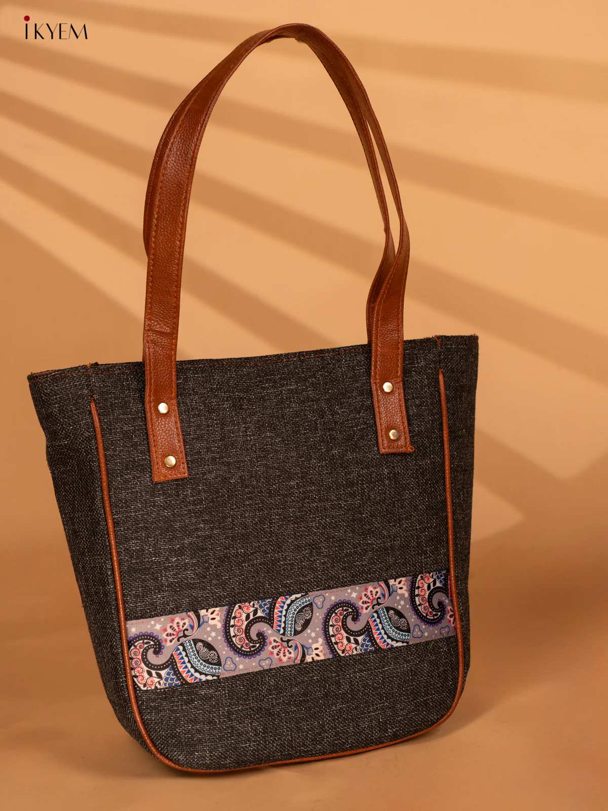 Jacquard Handbag with Coin Pouch - Black - KA18146 - Image 4