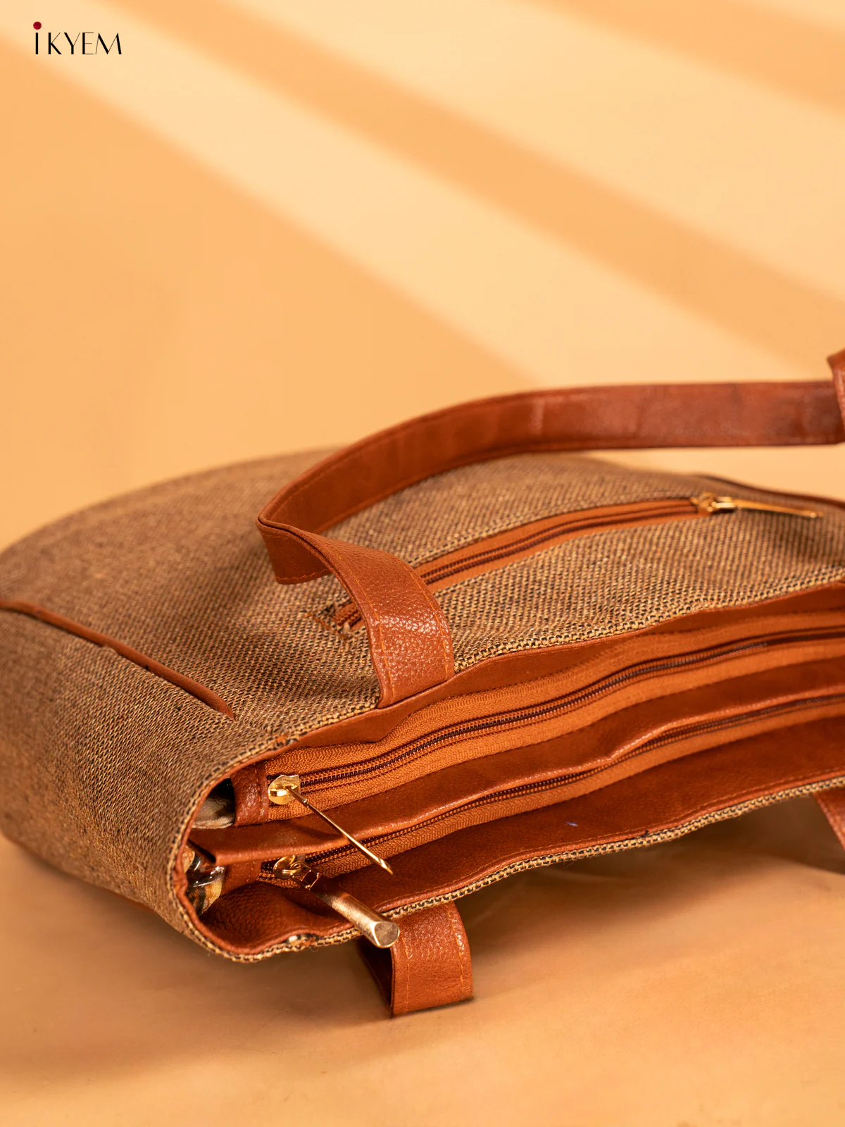 Jacquard Handbag with Coin Pouch - Sandal - KA18147 - Image 4