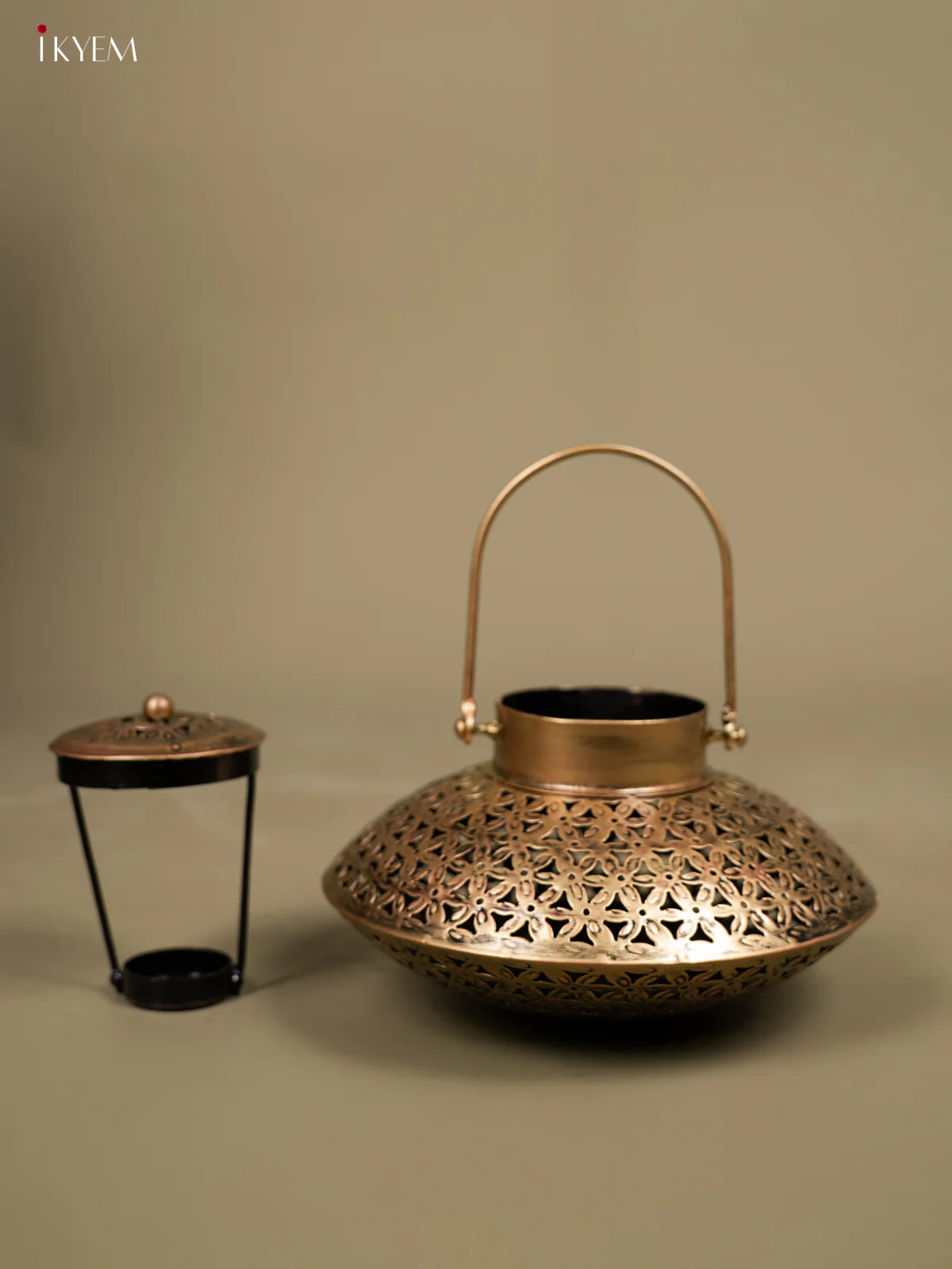 Iron Hanging T-light with Cap Jhaali Pattern - Large - KB04111