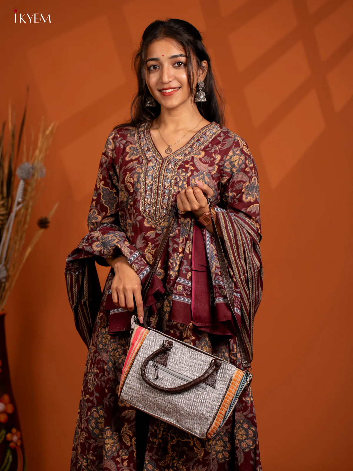 Jacquard Handbag with Leather sling - Grey - KB22111