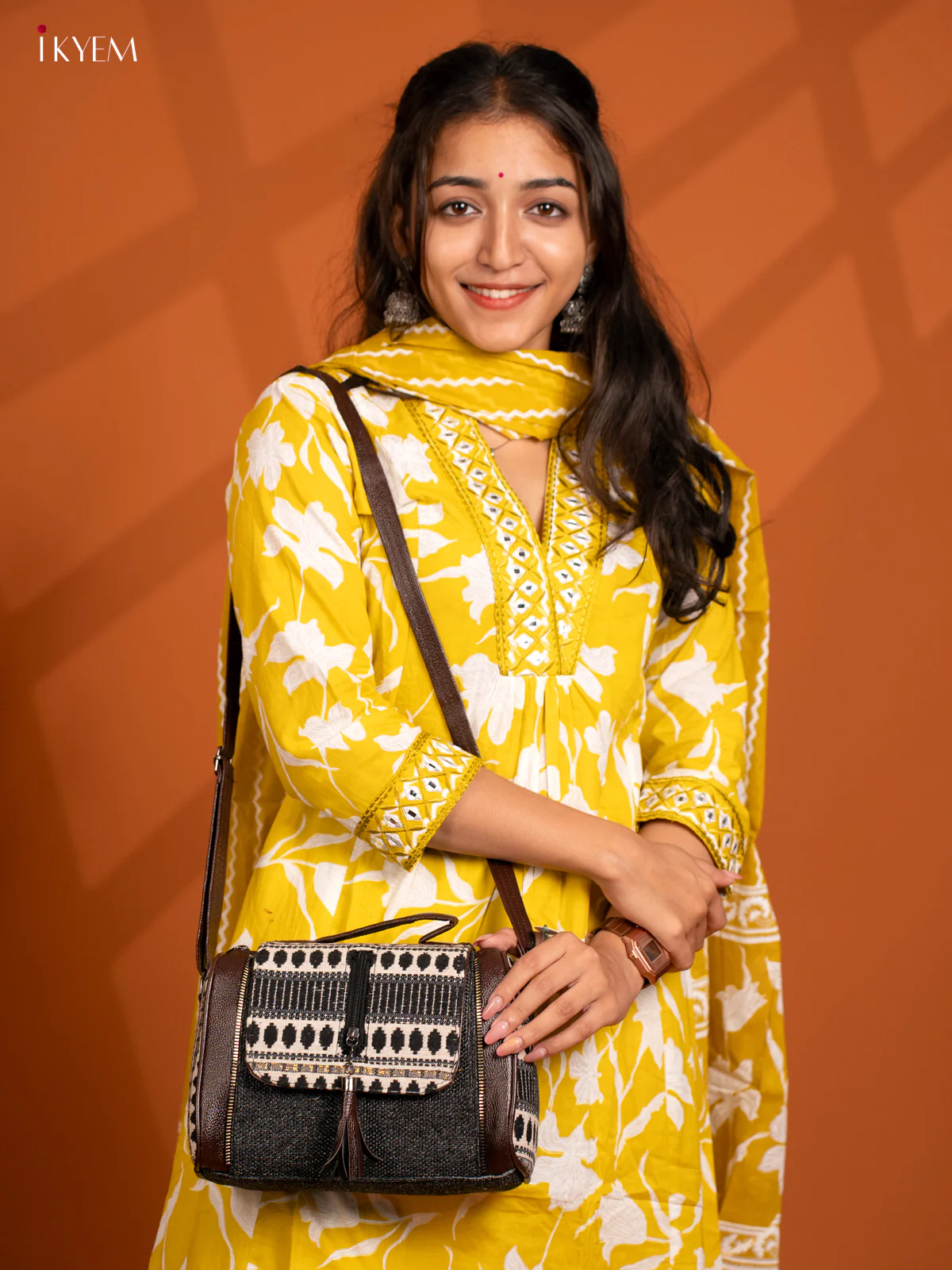 Jacquard Sling Bag with Printed Flap - Black - KB22121