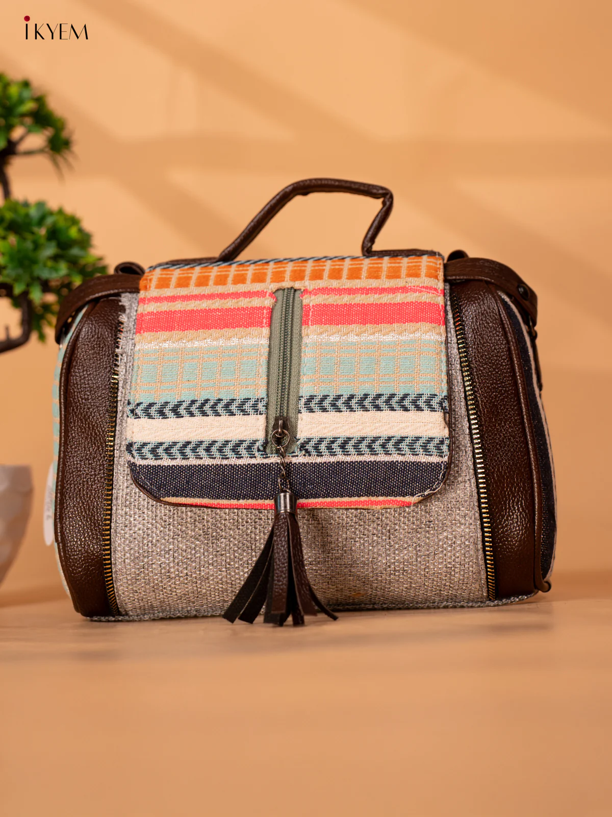 Jacquard Sling Bag with Printed Flap - Grey - KB22123 - Image 2