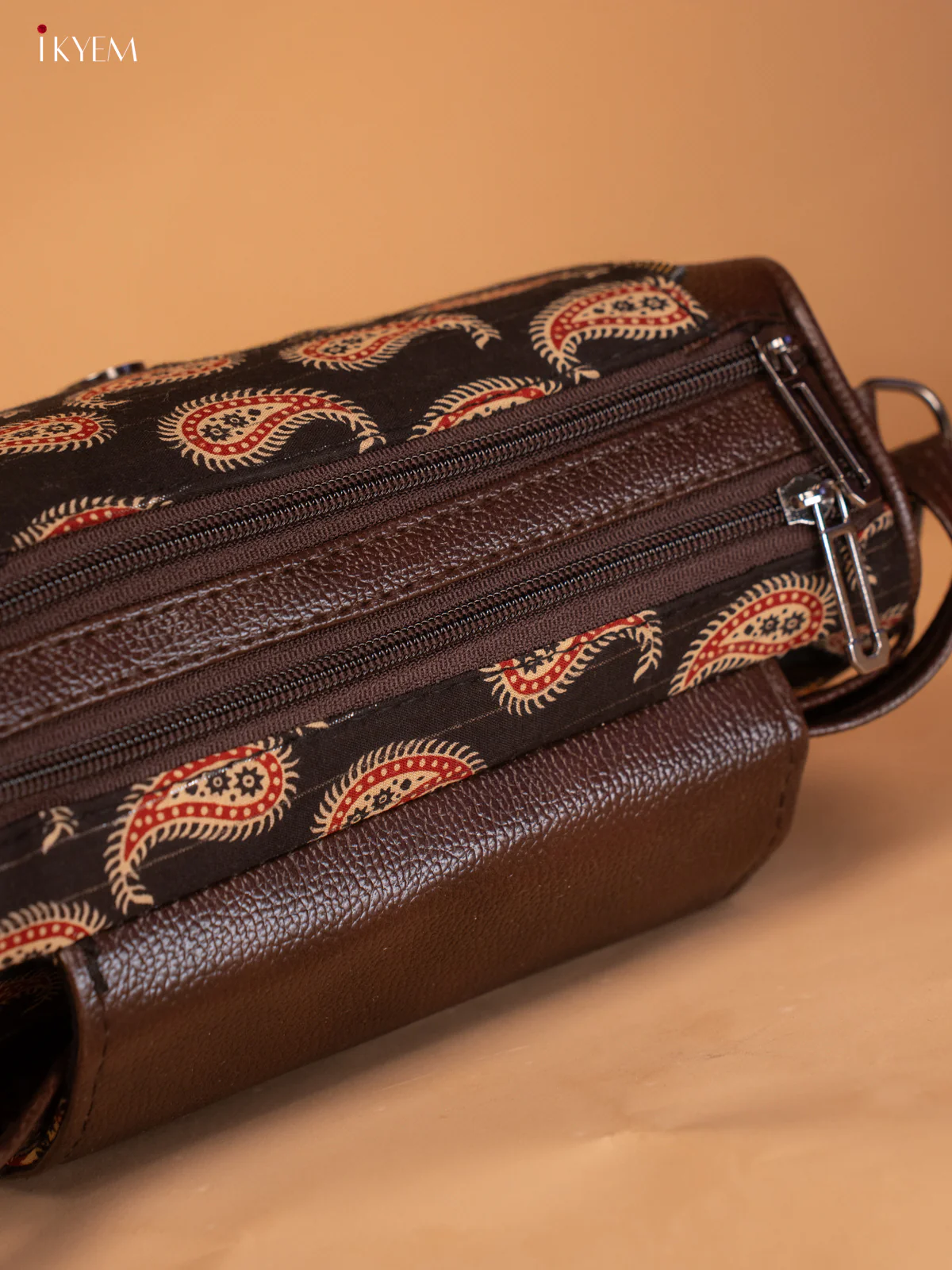 Printed Sling Bag - Paisley Black - KB22129 - Image 5