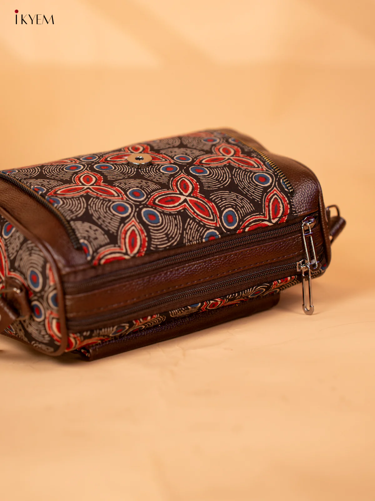 Printed Sling Bag - Floral - KB22134 - Image 5