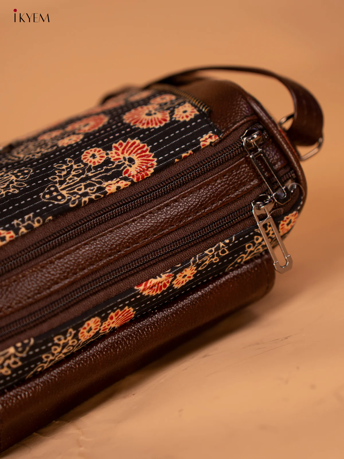 Printed Sling Bag - Floral Black - KB22135 - Image 5