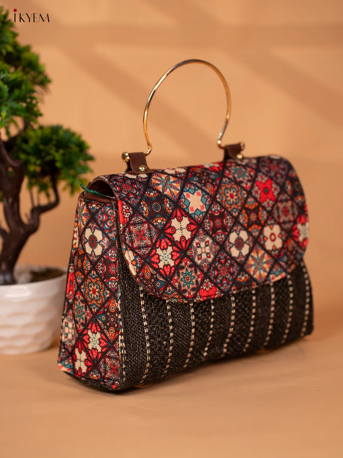 Jacquard Single hand Metal Handle Sling Bag - Black - KB22147 - Image 4