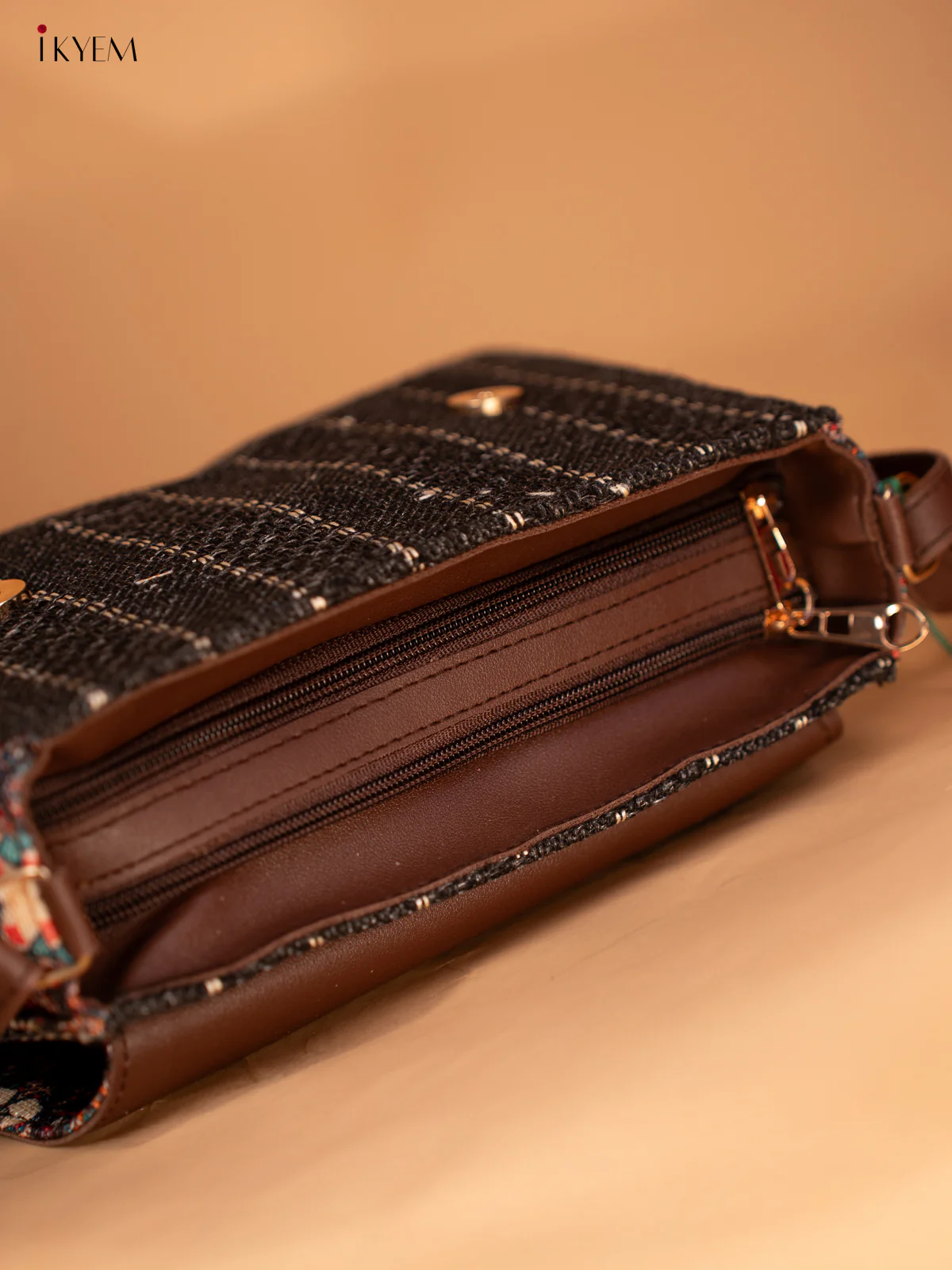 Jacquard Single hand Metal Handle Sling Bag - Black - KB22147 - Image 5