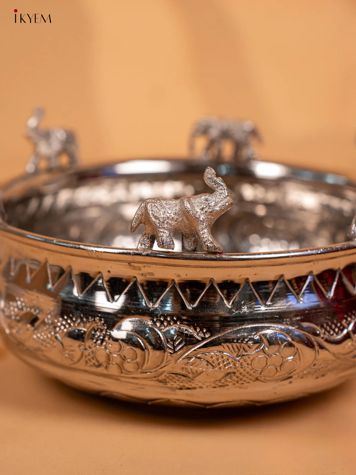 Metal Silver coating Elephant Urli (8×8) - KC14112 - Image 4