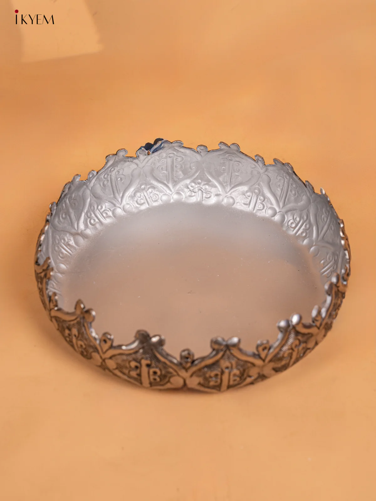 Metal Silver Coated Urli - (12×12) Inches - KC18117 - Image 3