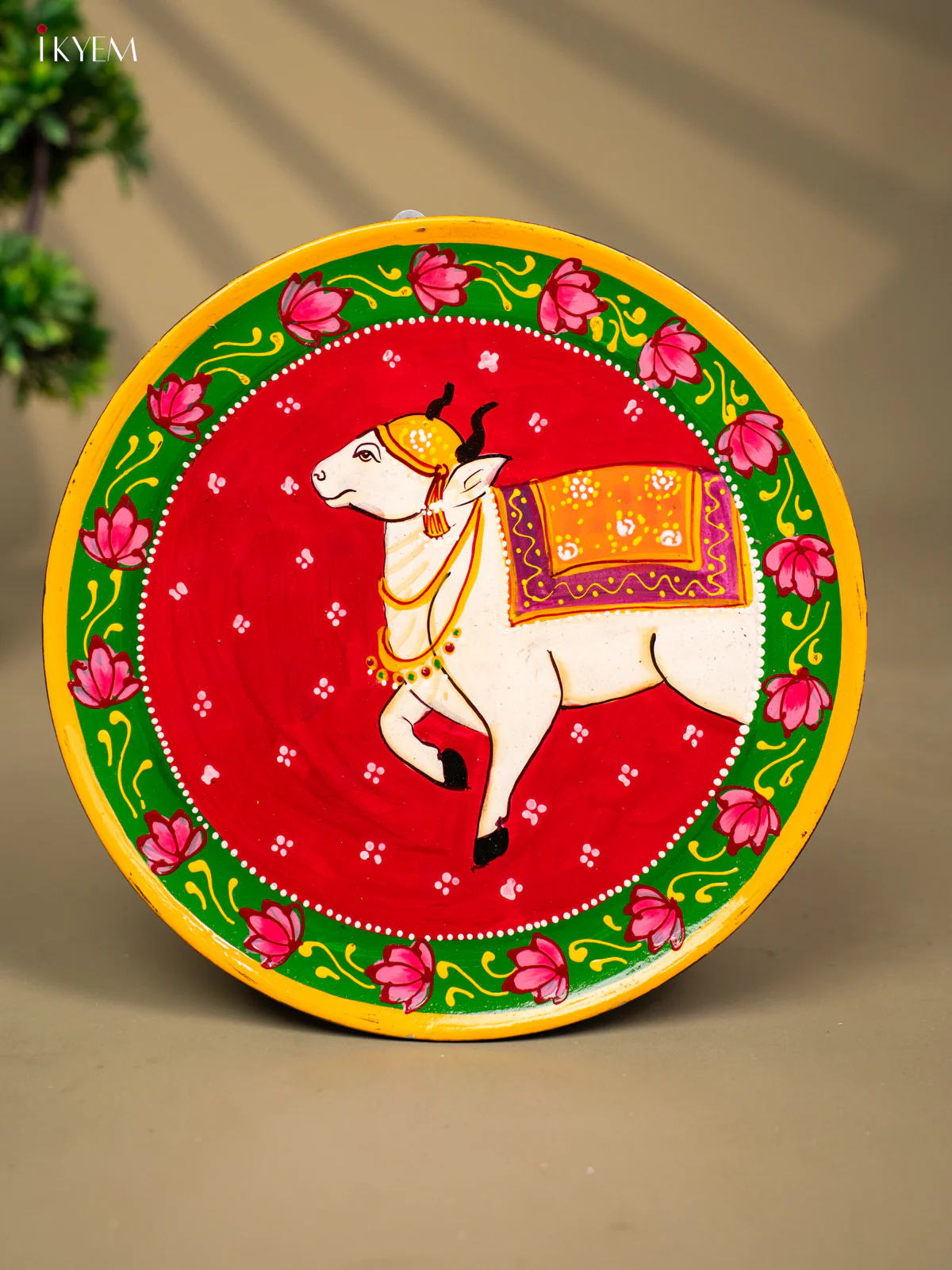 Wooden Hand painted Wall hanging plate - Cow Red- KC22128