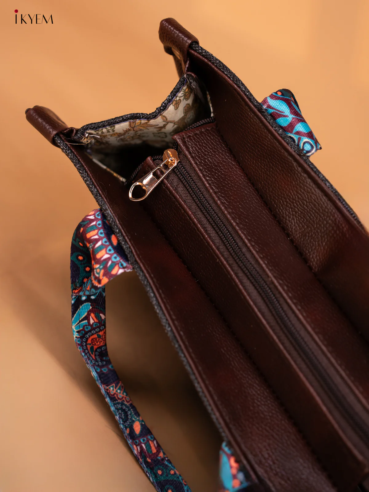 Jacquard Handbag Leather sling with Printed Sling - Black - KD05125 - Image 5