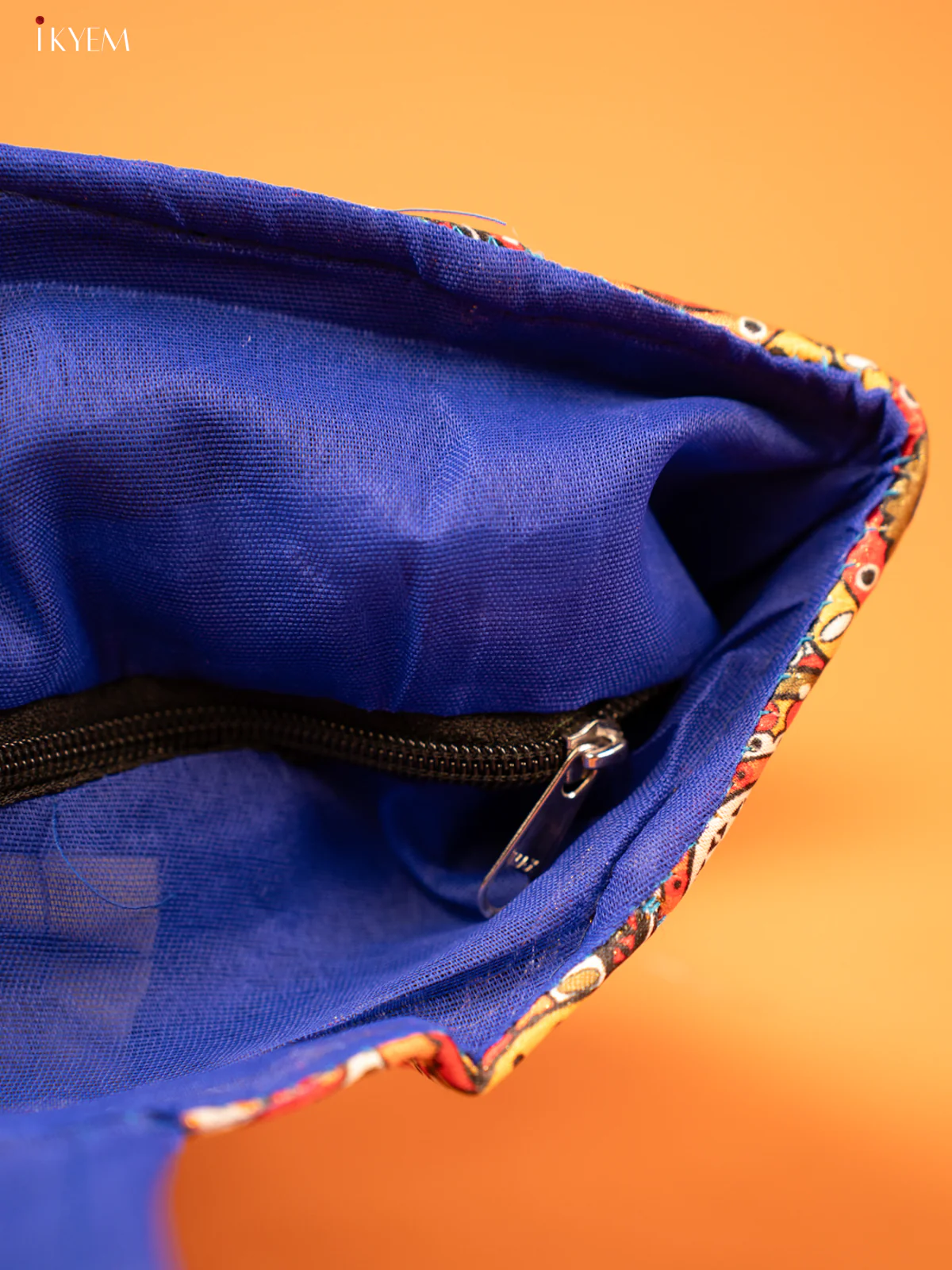 Ikkat Jhola Handbag - Image 3