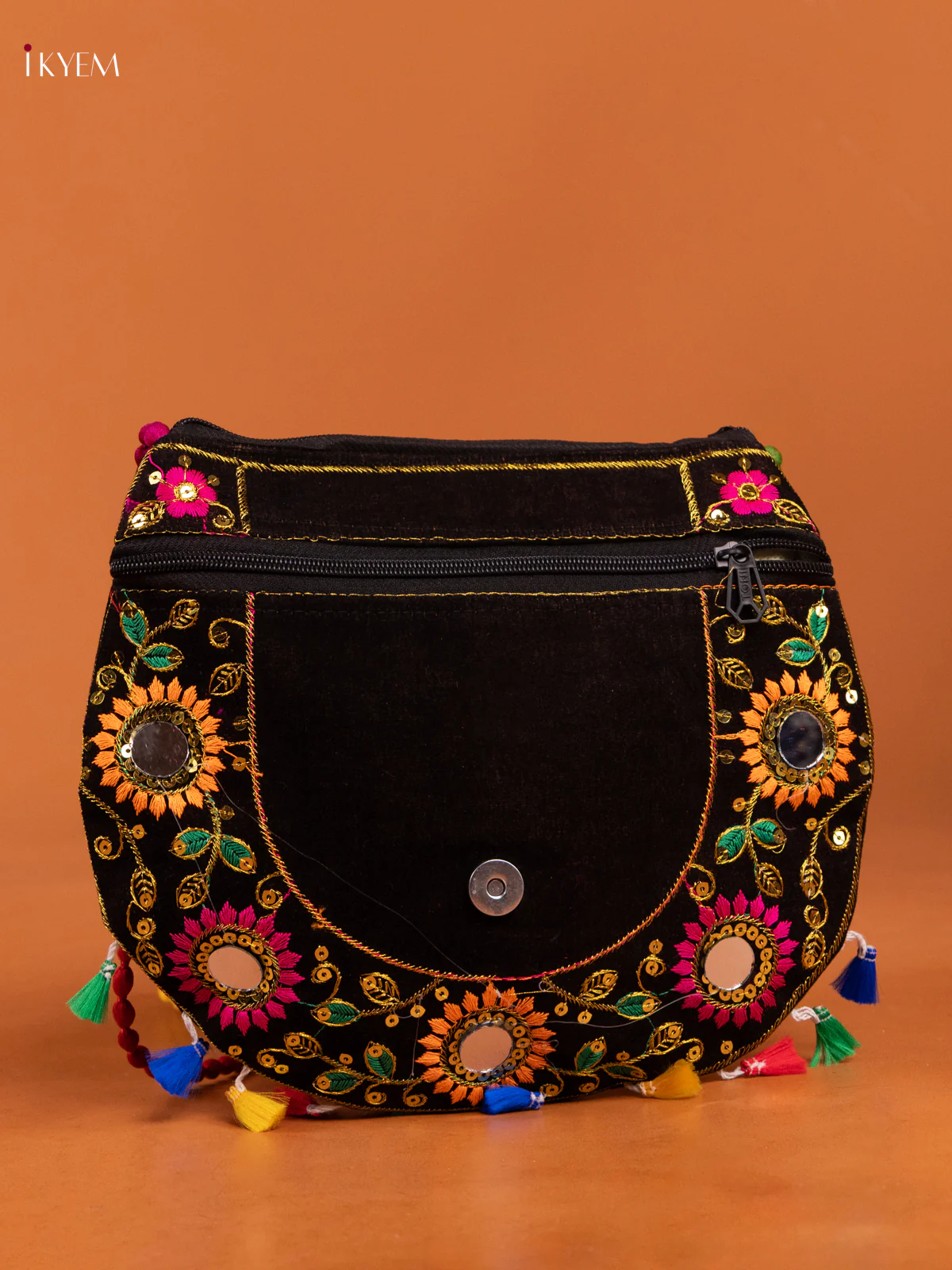 Velvet Embrodery rajasthani jaipuri Sling Bag - Image 3