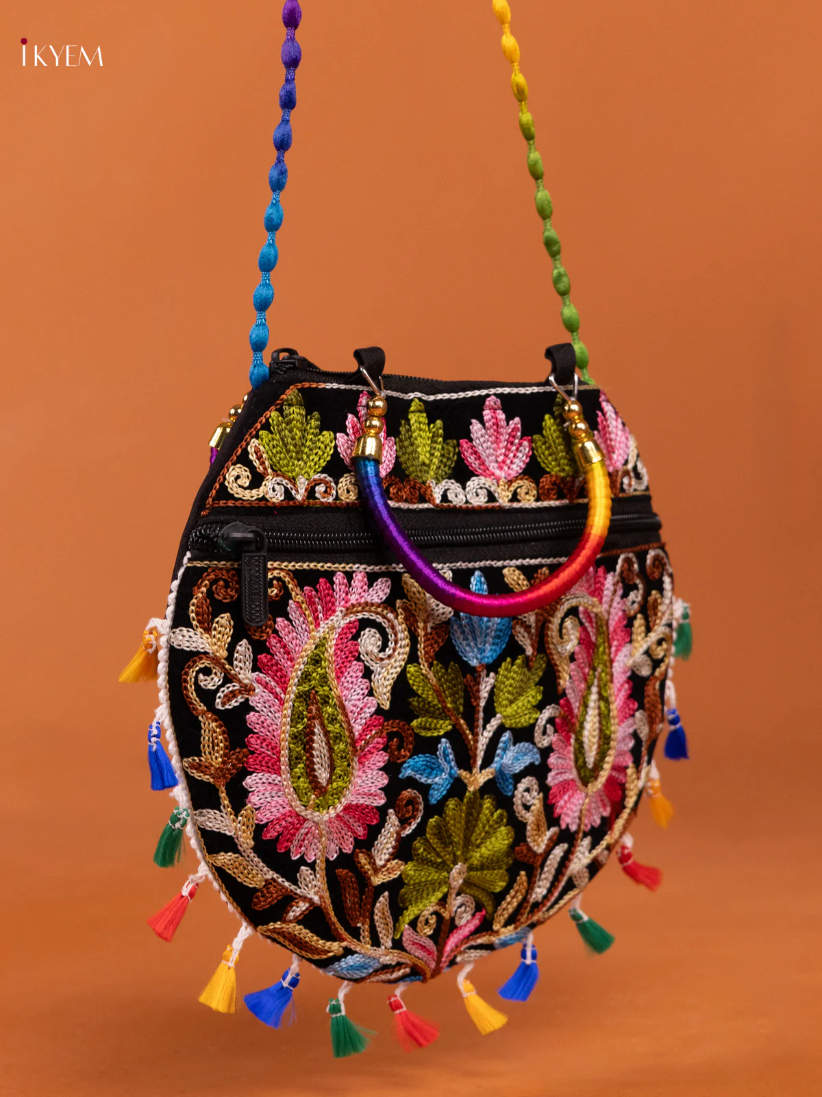 Embroidery Pasiley Design Sling Bag - KD26426 - Image 2