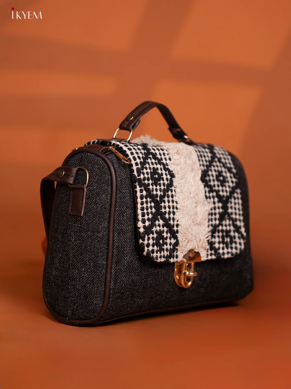Jacquard Embroidered Gusset & Flap Leather Sling Bag with 3 Compartments - Grey with Cream - Image 3