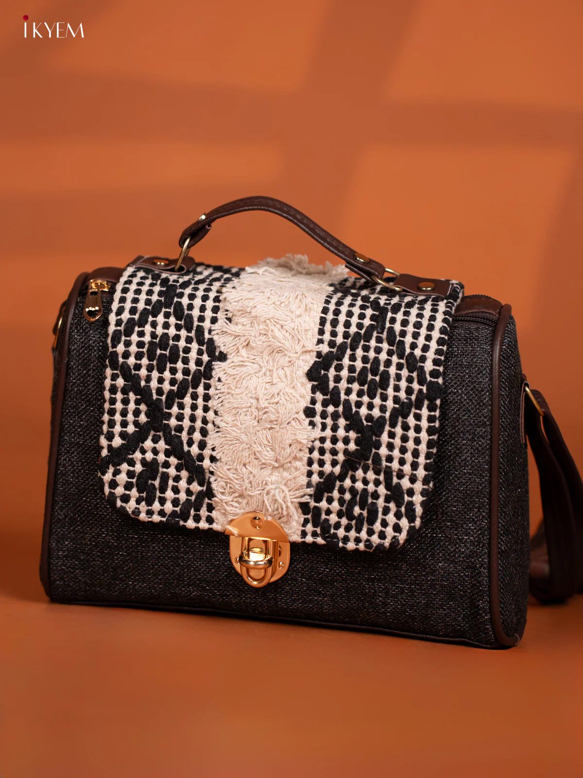 Jacquard Embroidered Gusset & Flap Leather Sling Bag with 3 Compartments - Grey with Cream - Image 4