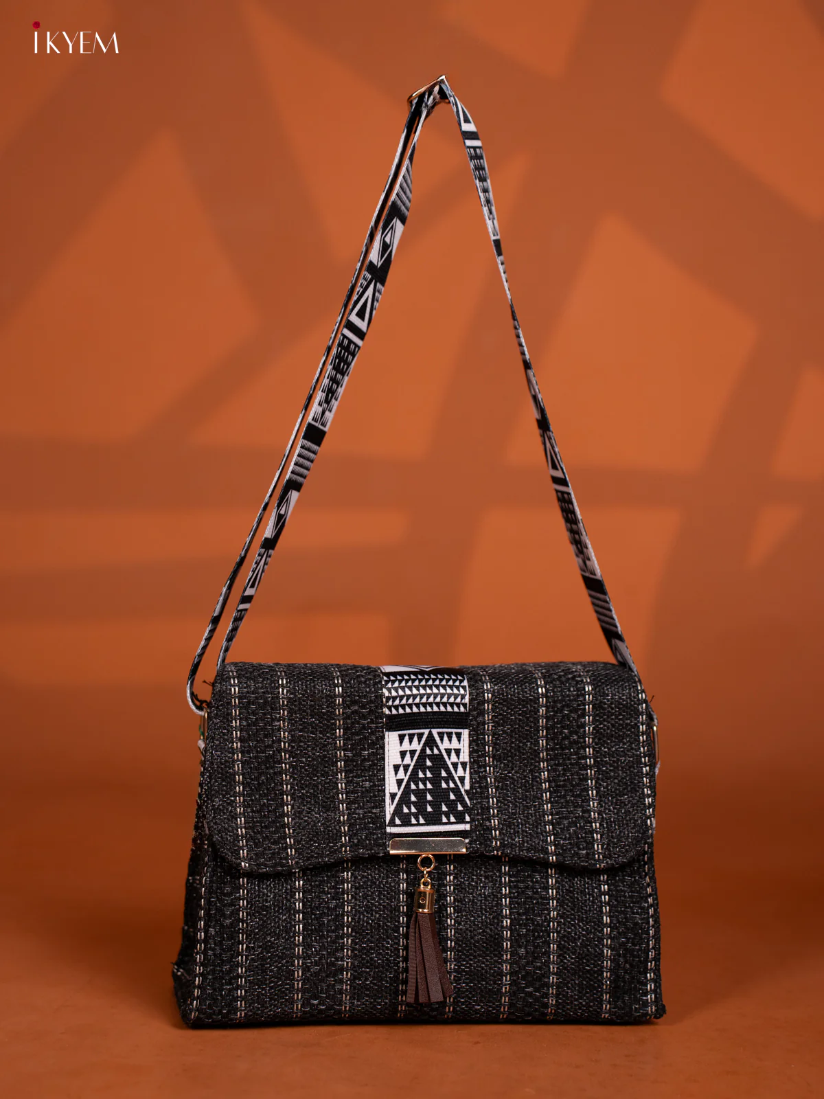 Jacquard Geometric Printed Sling Bag - Black with White - KD26593 - Image 6