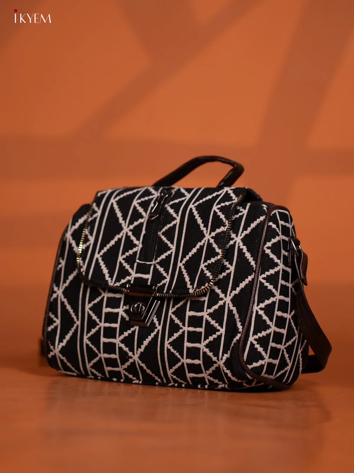 Jacquard Ikat Printed Leather Sling Bag Gusset & Flap with 4 Compartments - Black - KD26603 - Image 4