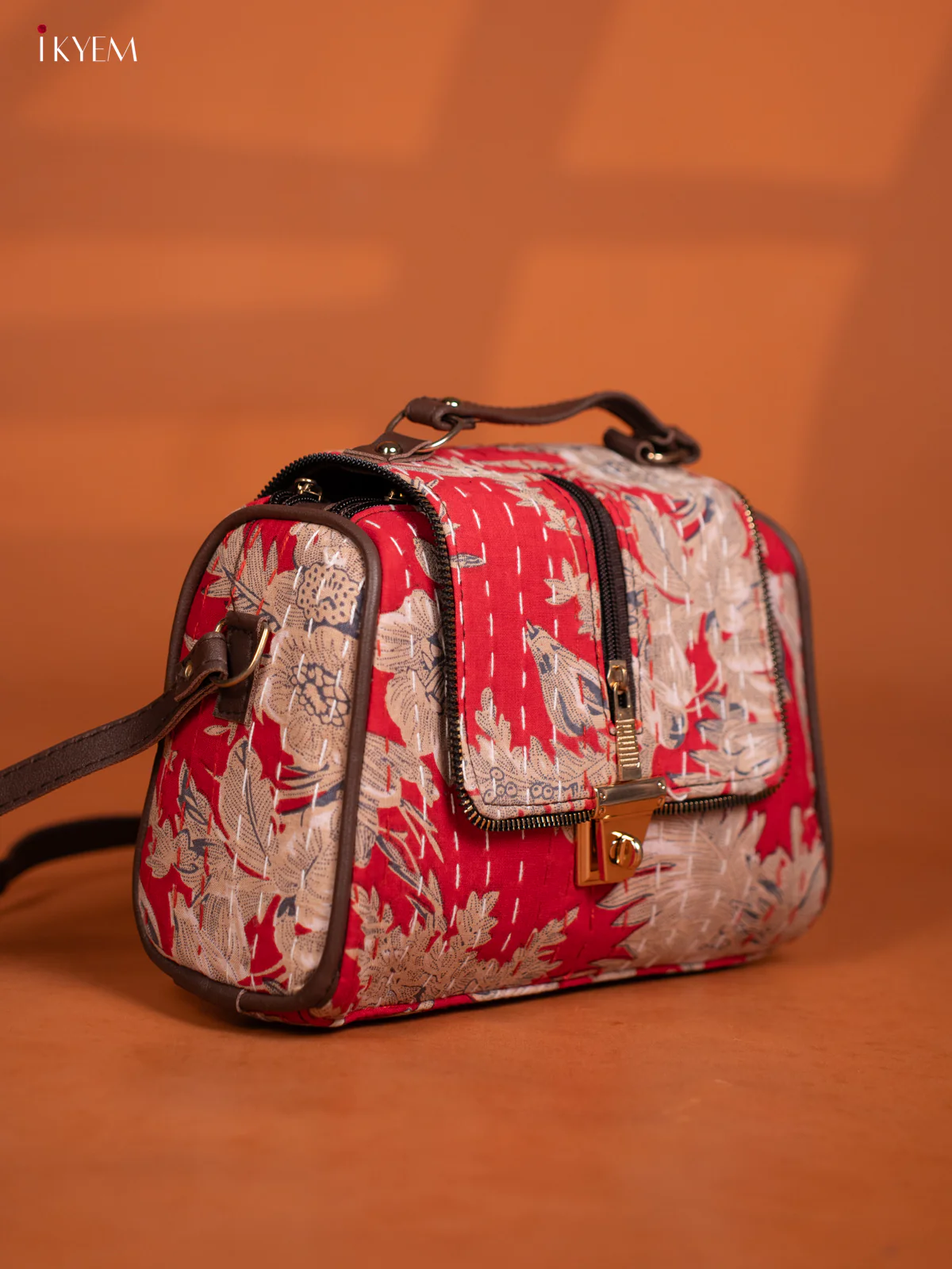 Jacquard Floral Printed Leather Sling Bag Gusset & Flap with 4 Compartments - Red - KD26604 - Image 3
