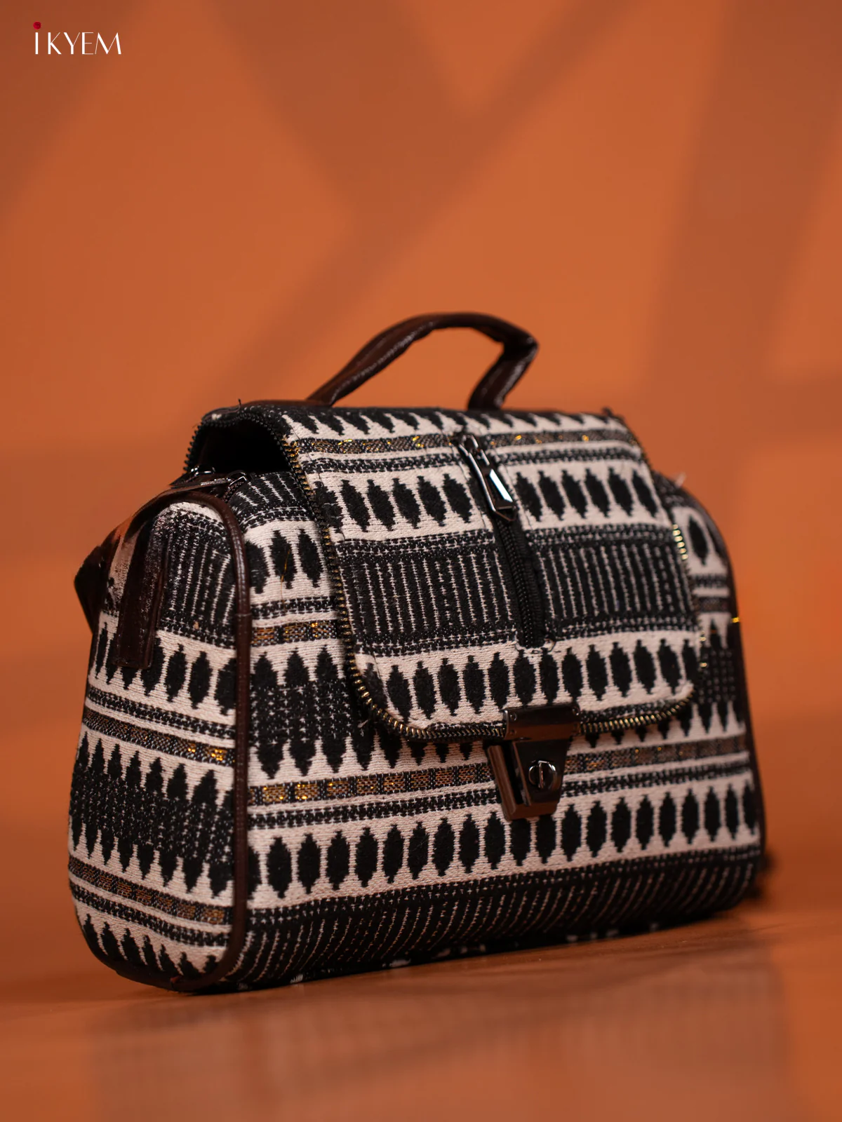 Jacquard Ikat Printed Leather Sling Bag Gusset & Flap with 4 Compartments - Black with White - KD26605 - Image 3
