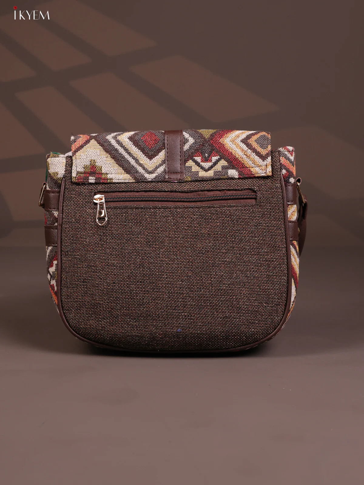 Jacquard geometric Gusset & Flap Leather sling bag with 3 Compartments - Coffee Brown - KD26692 - Image 3