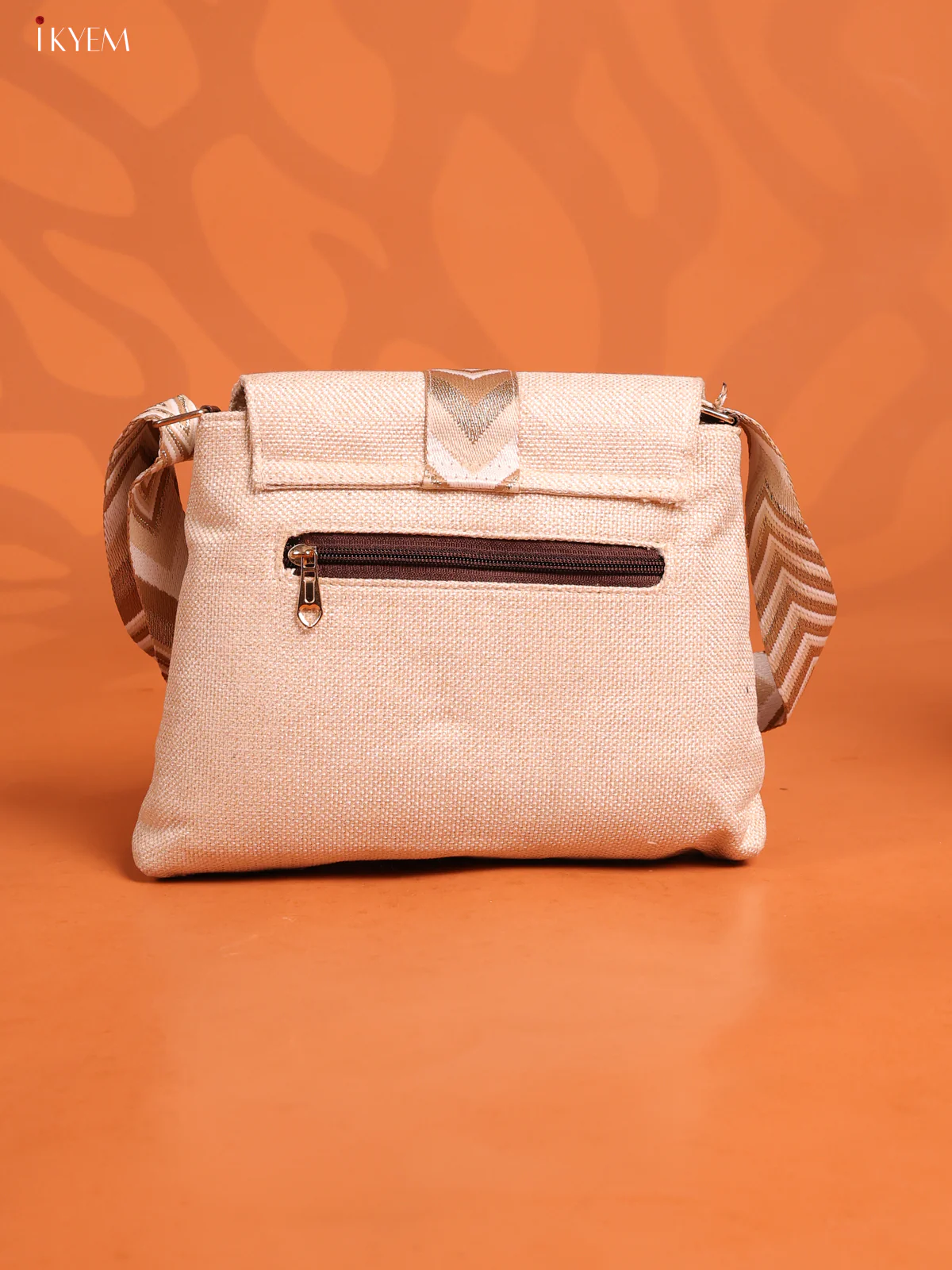 Jacquard woven Gusset & Flap Printed Sling Bag with 3 Compartments - white - KD26715 - Image 2
