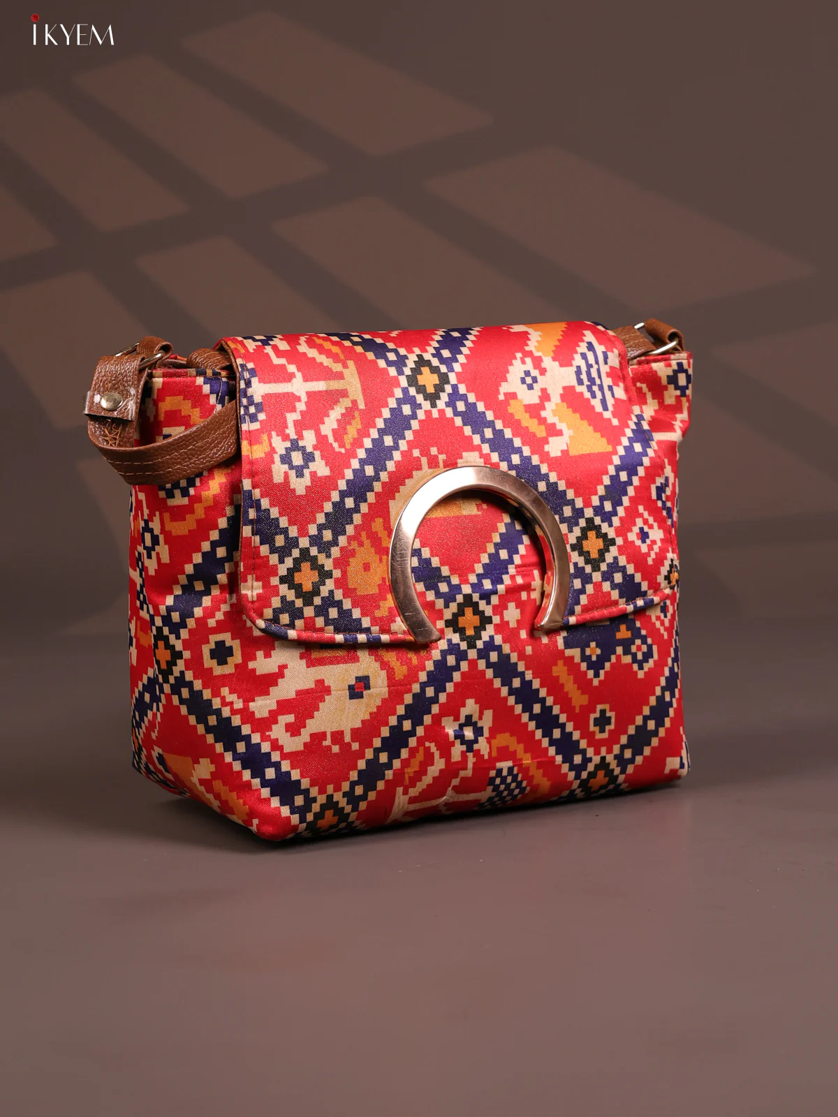 Patola Flap Leather sling bag with 3 compartments - Red - KD26799 - Image 2