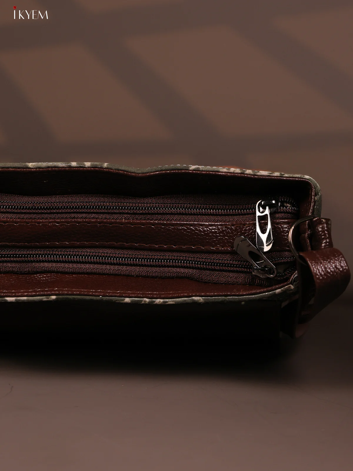 Printed leather Sling Bag with 3 Compartments - Green - KD26807 - Image 5