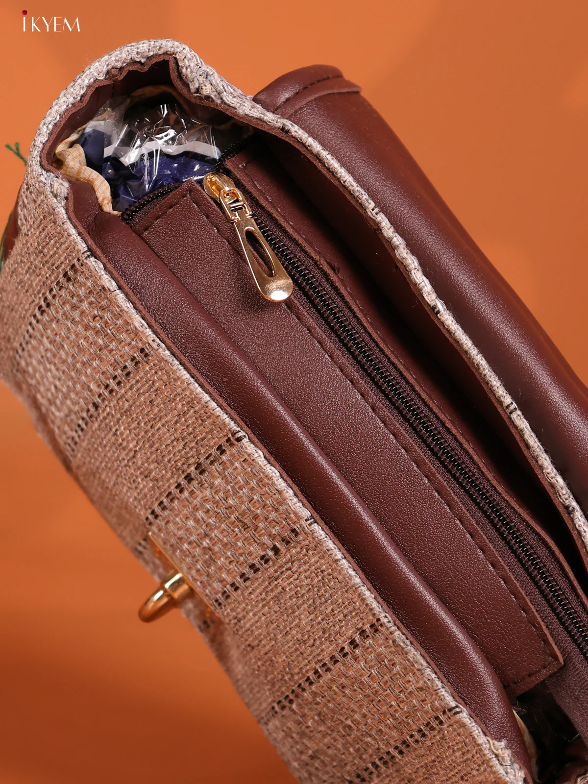 Jacquard Gusset & Flap Printed Sling bag with 2 Compartments - Grey - KD26842 - Image 3