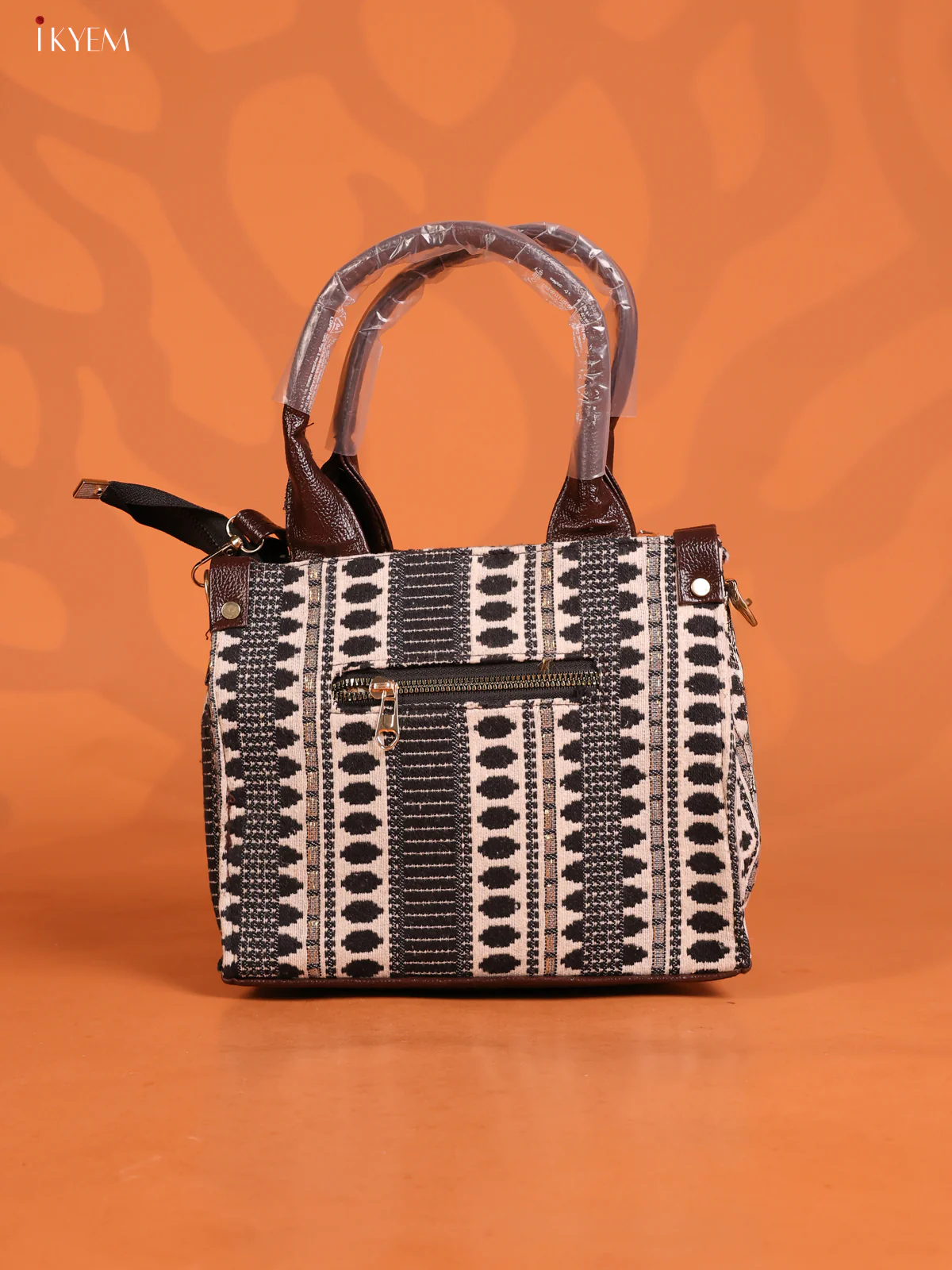 Jacquard Ikat Handbag 2 compartments & 1 pocket - Black - KD26870 - Image 2