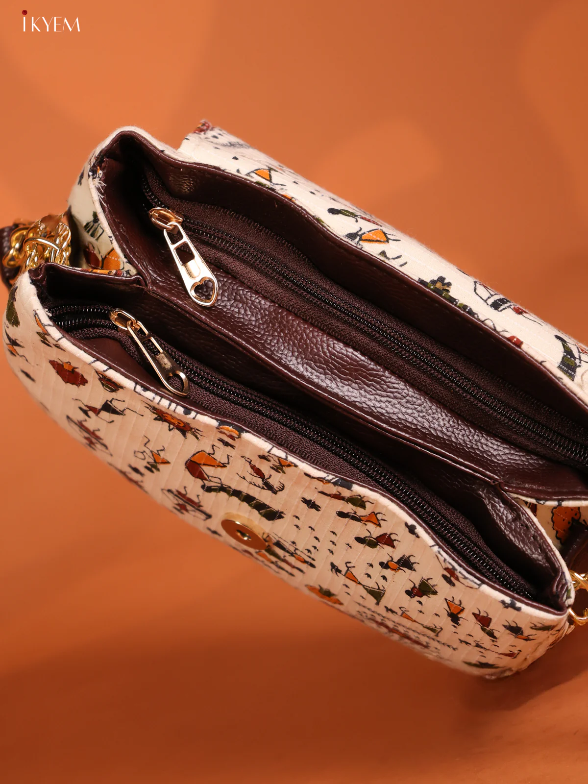 Jacquard Warli Printed Leather sling bag with 3 compartments - Off white - Image 3