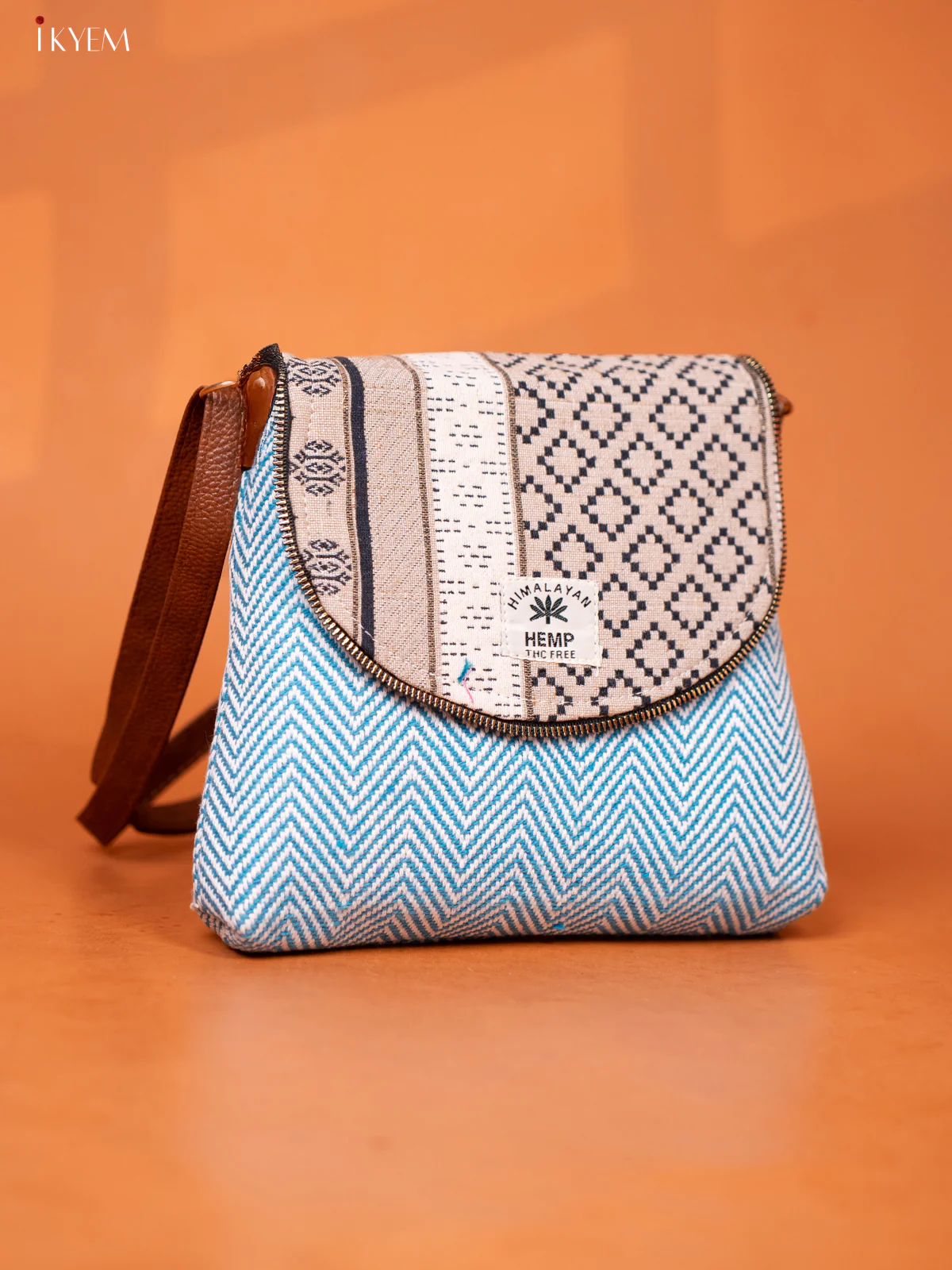 jacquard Leather Sling bag with Printed Flap - sky blue -KD26925 - Image 2